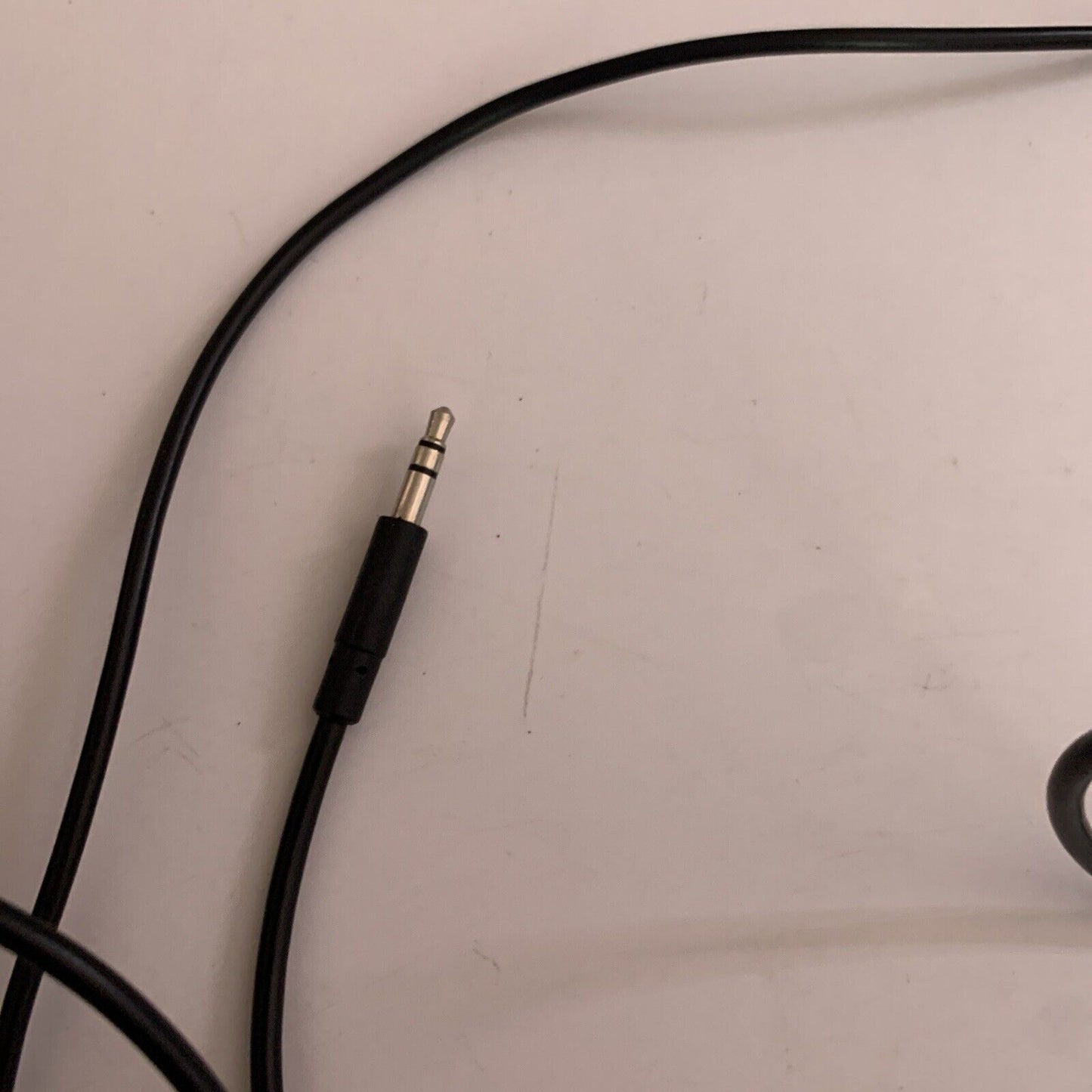 Belkin Tunecast Auto F8Z449-AU FM Transmitter & Cigarette USB Charger 3.5mm Jack