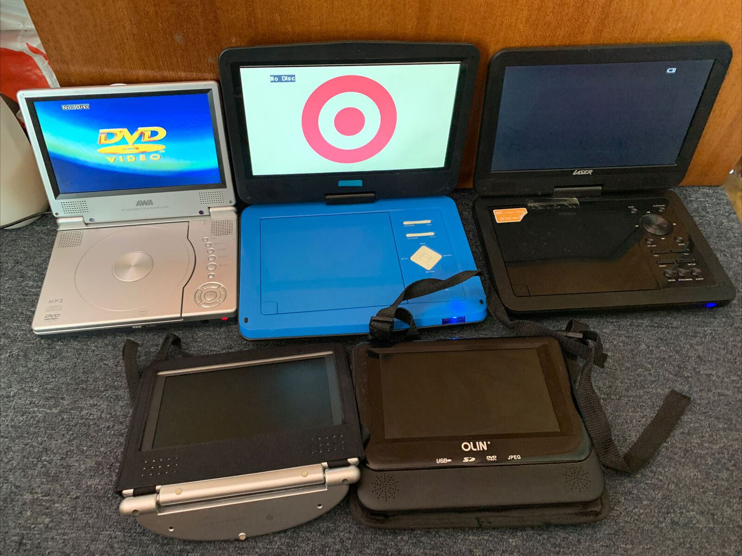 5x LCD Portable Player 7inch to 10inch *For Parts Or Repair