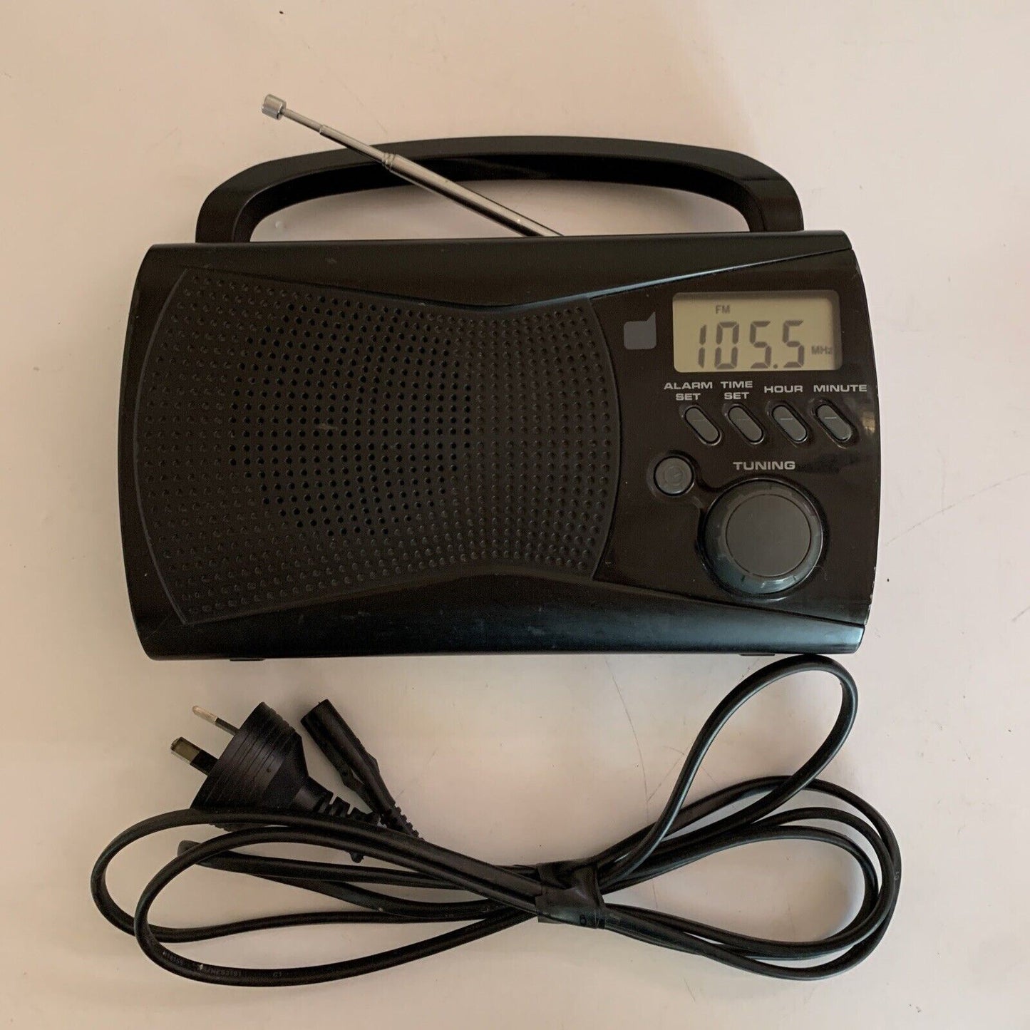 Dick Smith Portable AM/FM Radio With Alarm Clock A8735