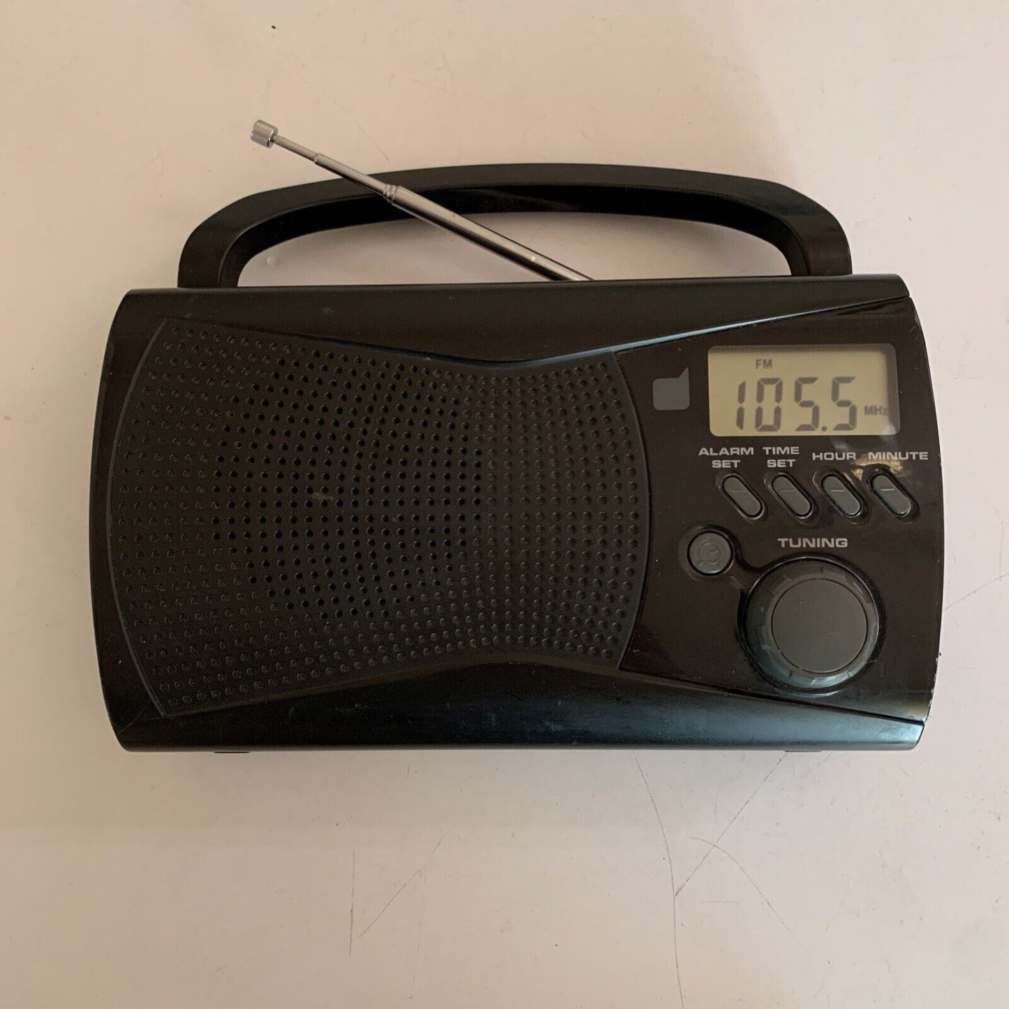 Dick Smith Portable AM/FM Radio With Alarm Clock A8735