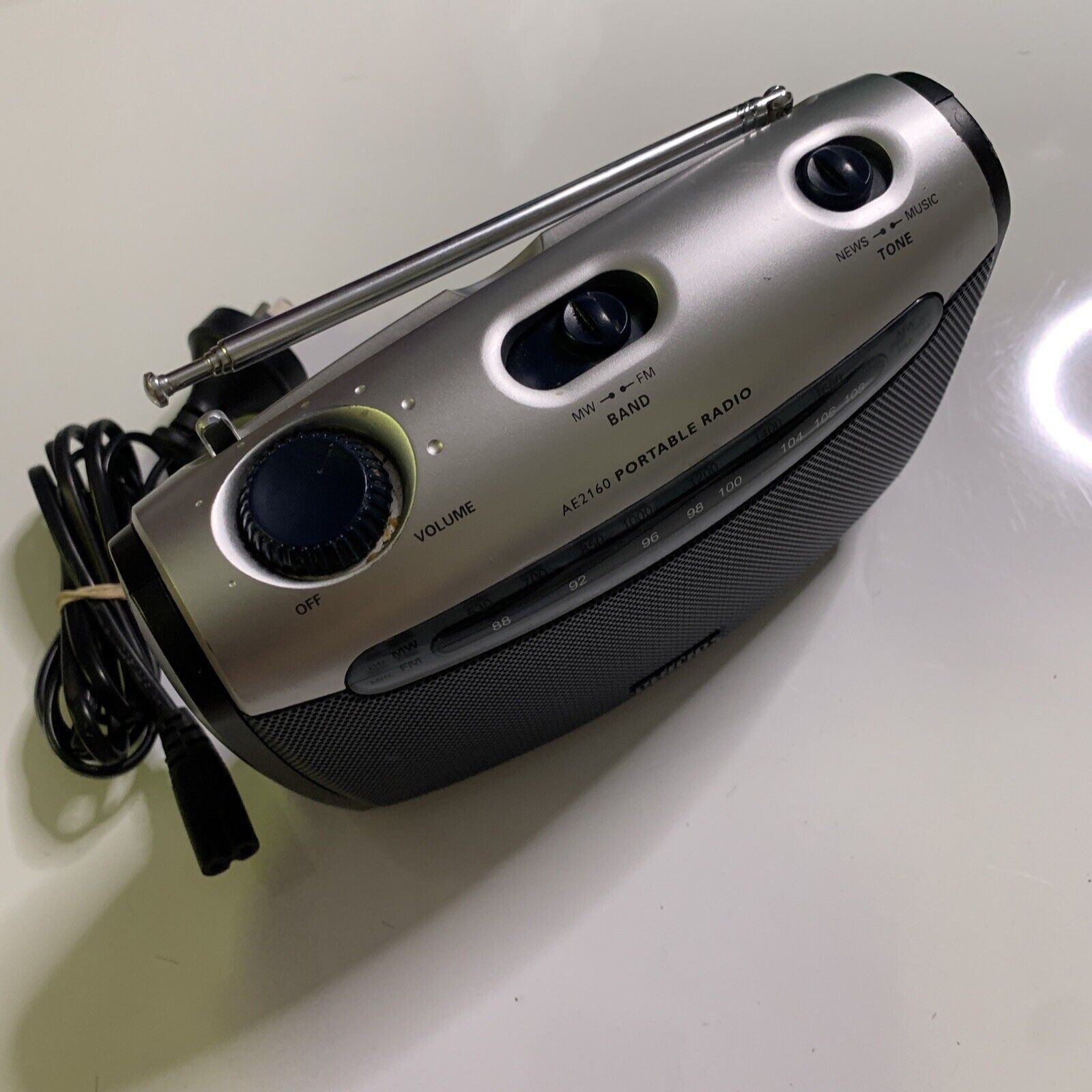 Philips AE2160 Portable AM/FM Radio Retro Unit