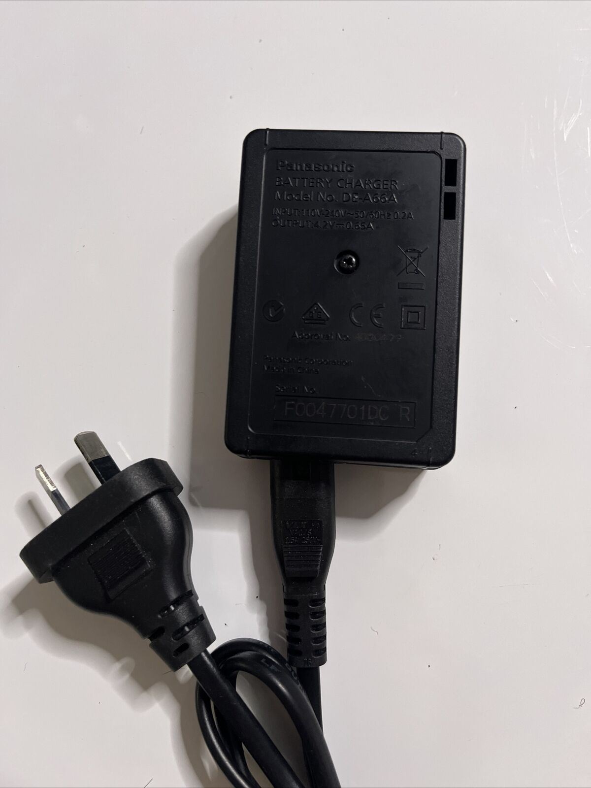 Genuine Official Panasonic Lumix DE-A66 Battery Charger