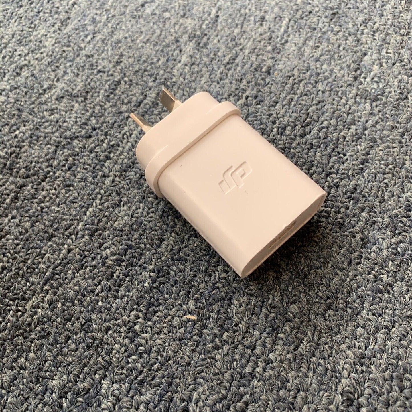 DJI Power Adapter USB QC18-AU Input: 100-240V Output: 5v 3A 9v 2A 12V 1.5A