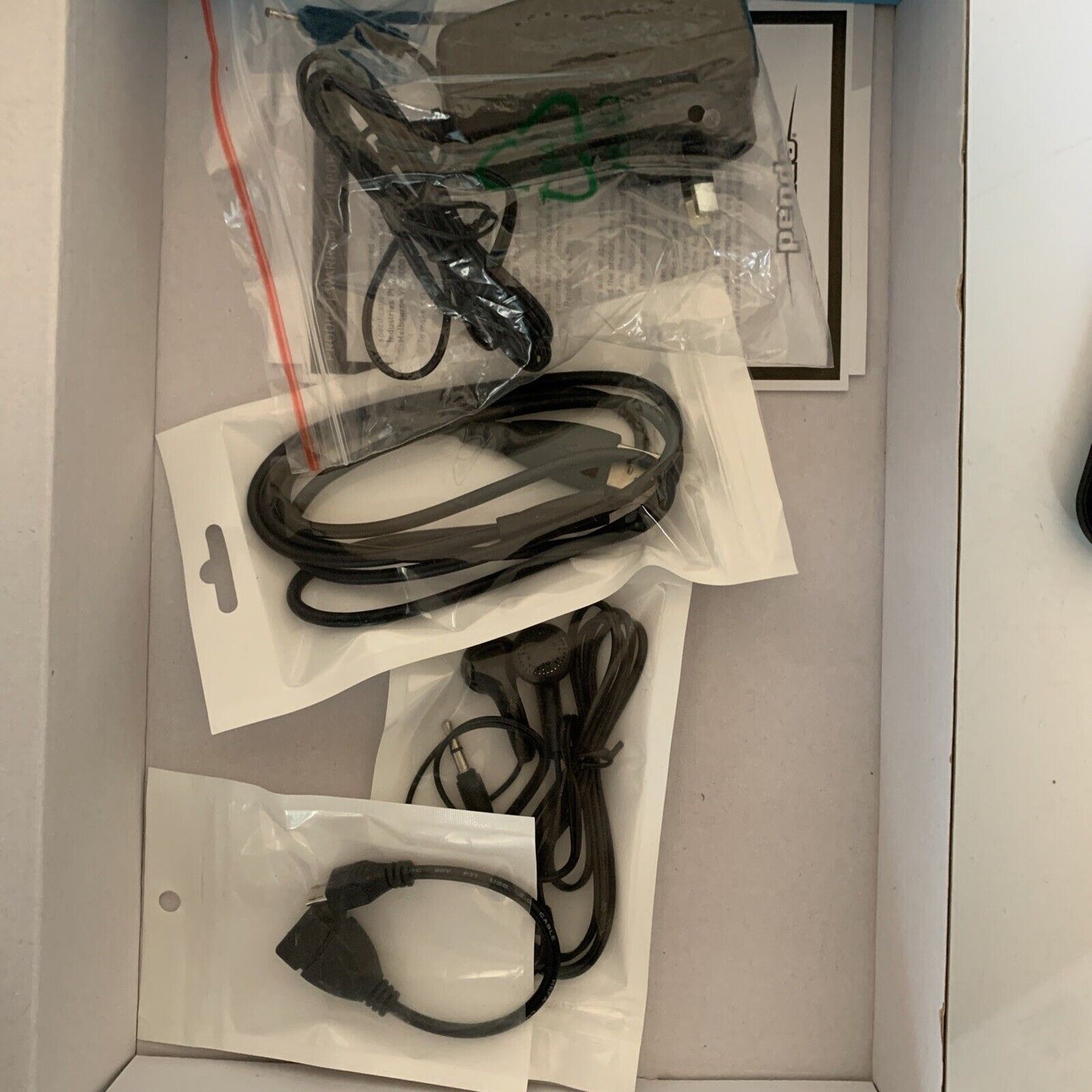 Pendo Pendopad 10.1" Android Tablet 8GB Dual Core Processor Front/Rear Camera