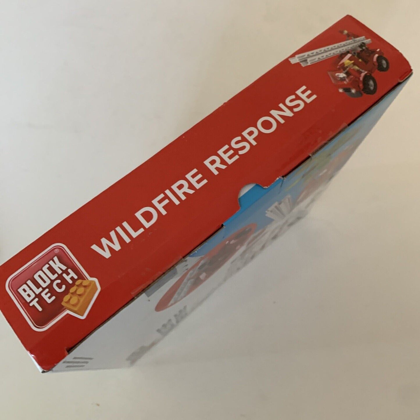 Block Tech Wildfire Response 113 pcs with Mini-Figures NEW