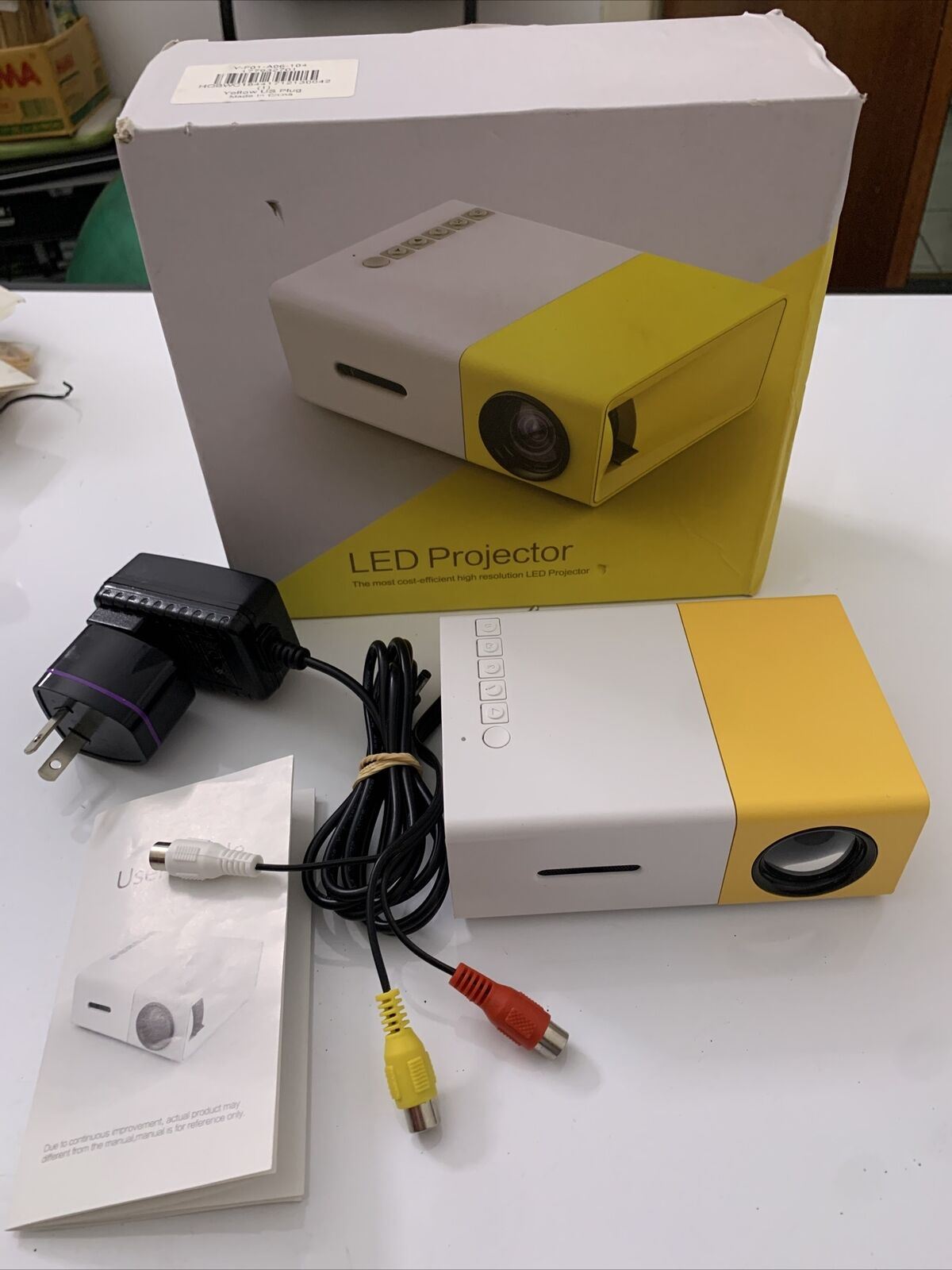 LED Projector Mini Portable Home Cinema USB LED 1080P – Retro Unit