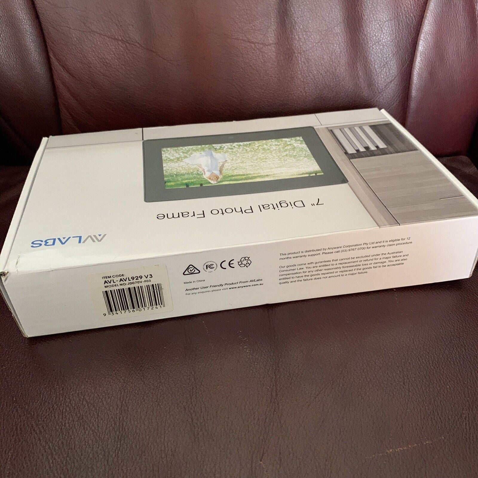 AV Labs 7" Digital Photo Frame with 3in1 Card Reader & USB NEW