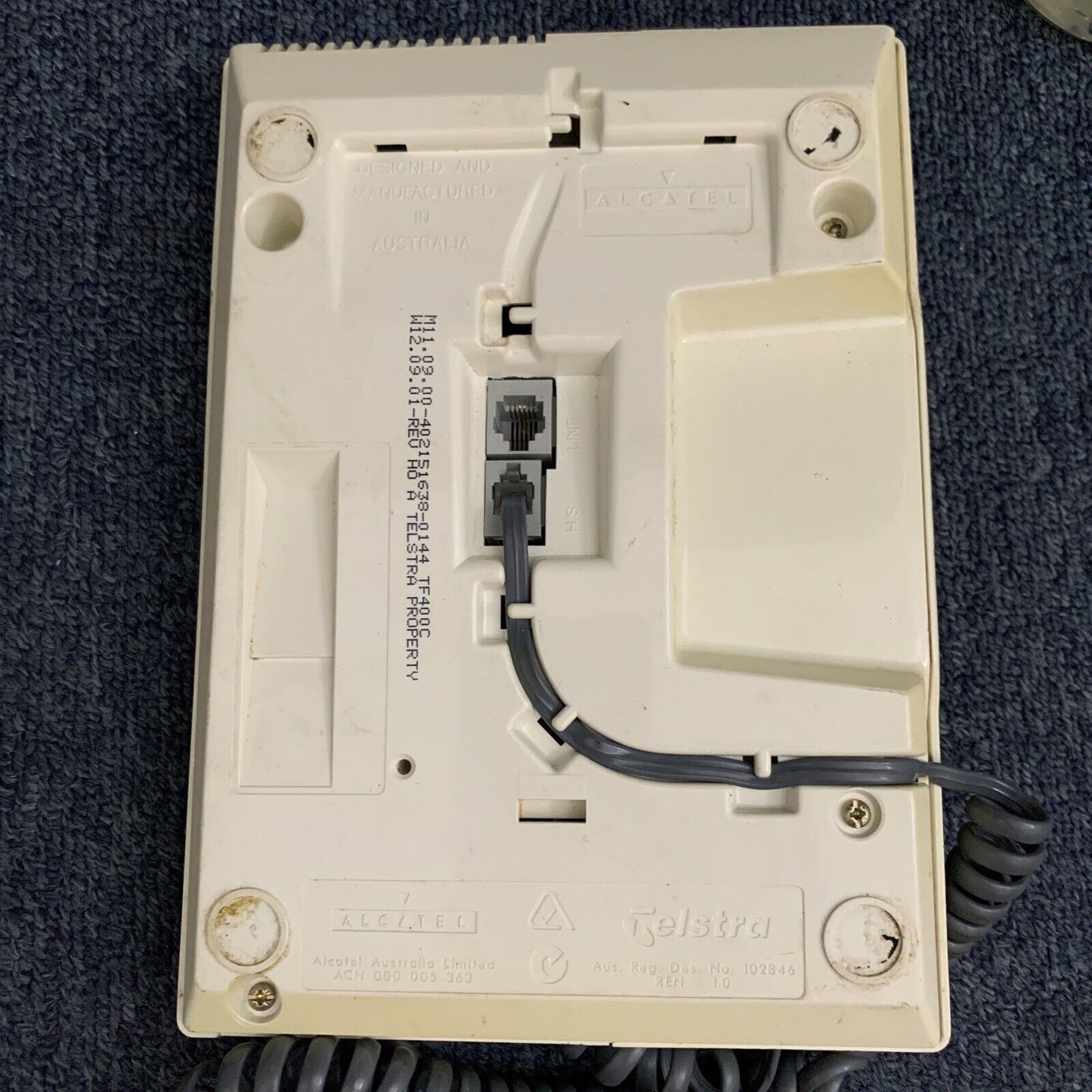 Telstra Touchfone TF400C Landline Desktop Corded Telephone