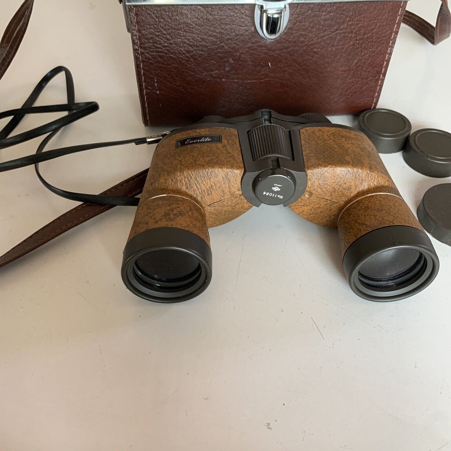 Everlite 11034 Compact Binoculars 10x35 Wide 7"  *Loose eye piece