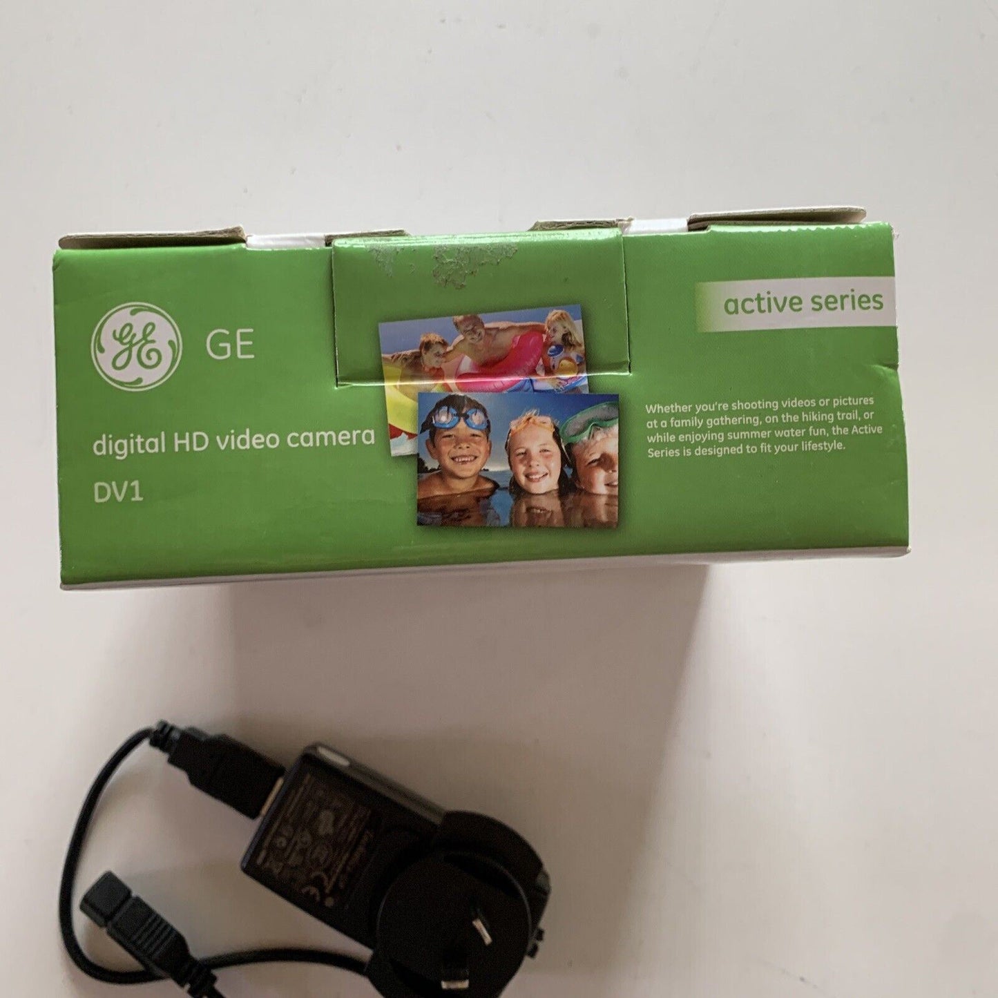 GE Digital HD Video Compact Camera DV1 Waterproof 2GB SD Card - hardly been used