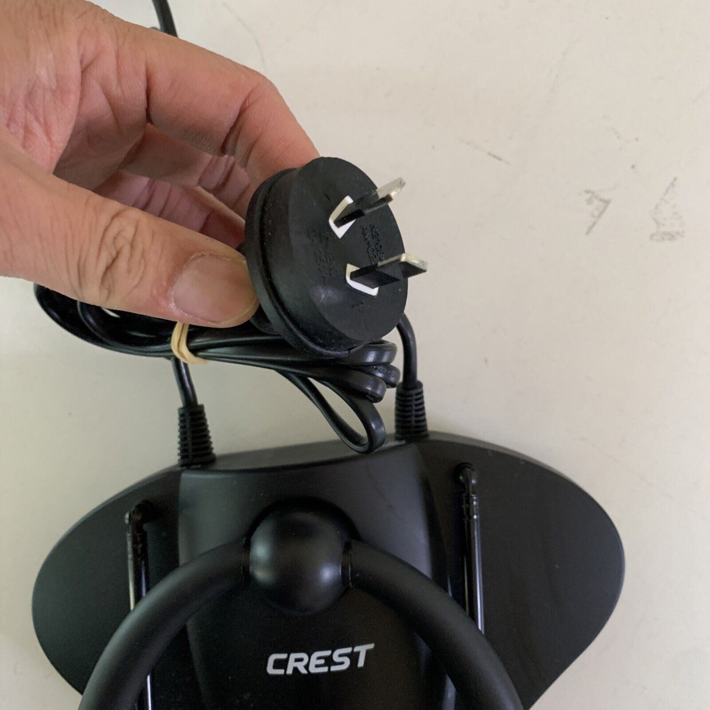 Crest Indoor Antenna VHF/UHF/AM with Adjustable Gain HNEA100