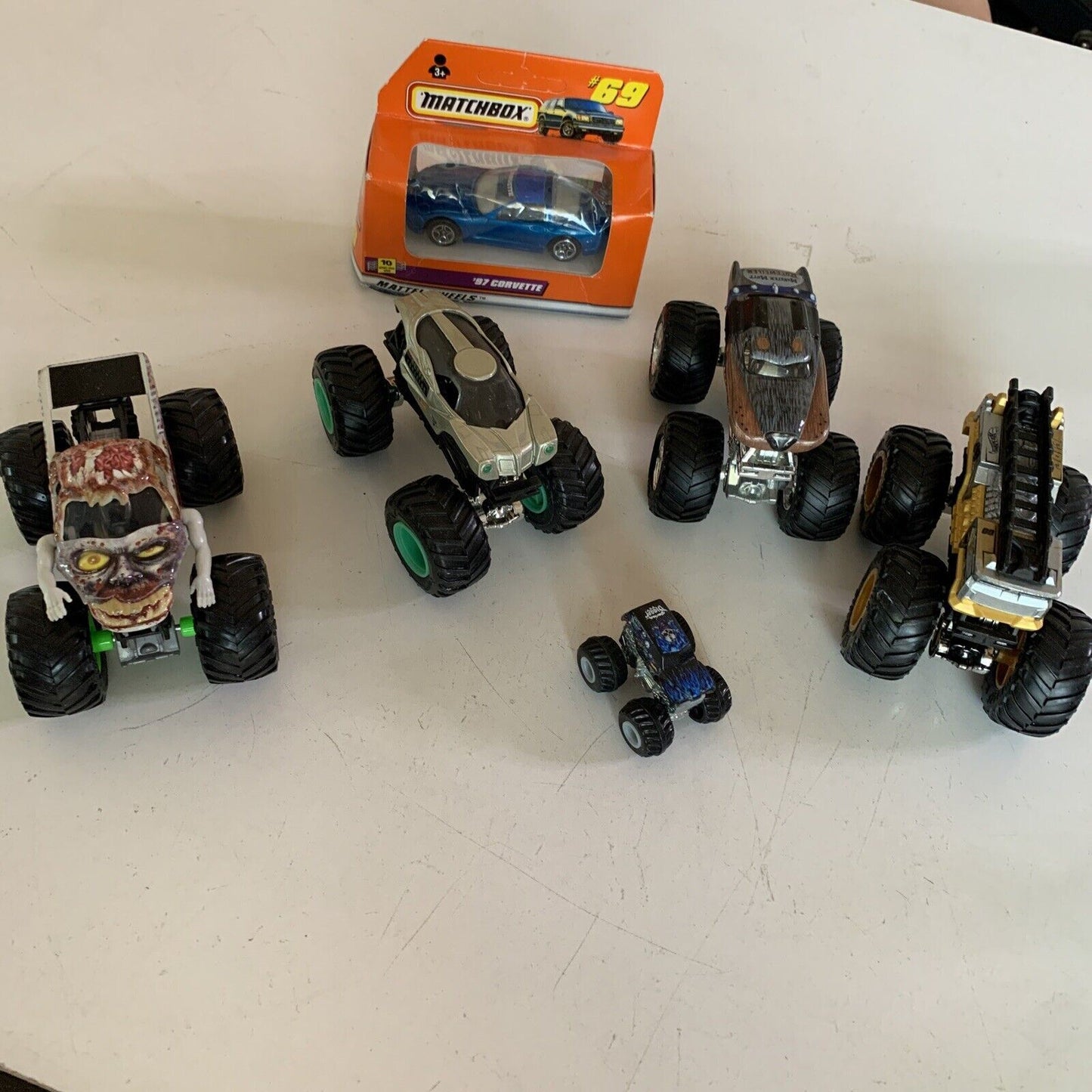 6x Hot Wheels Monster Trucks Matchbox Trucks Cars