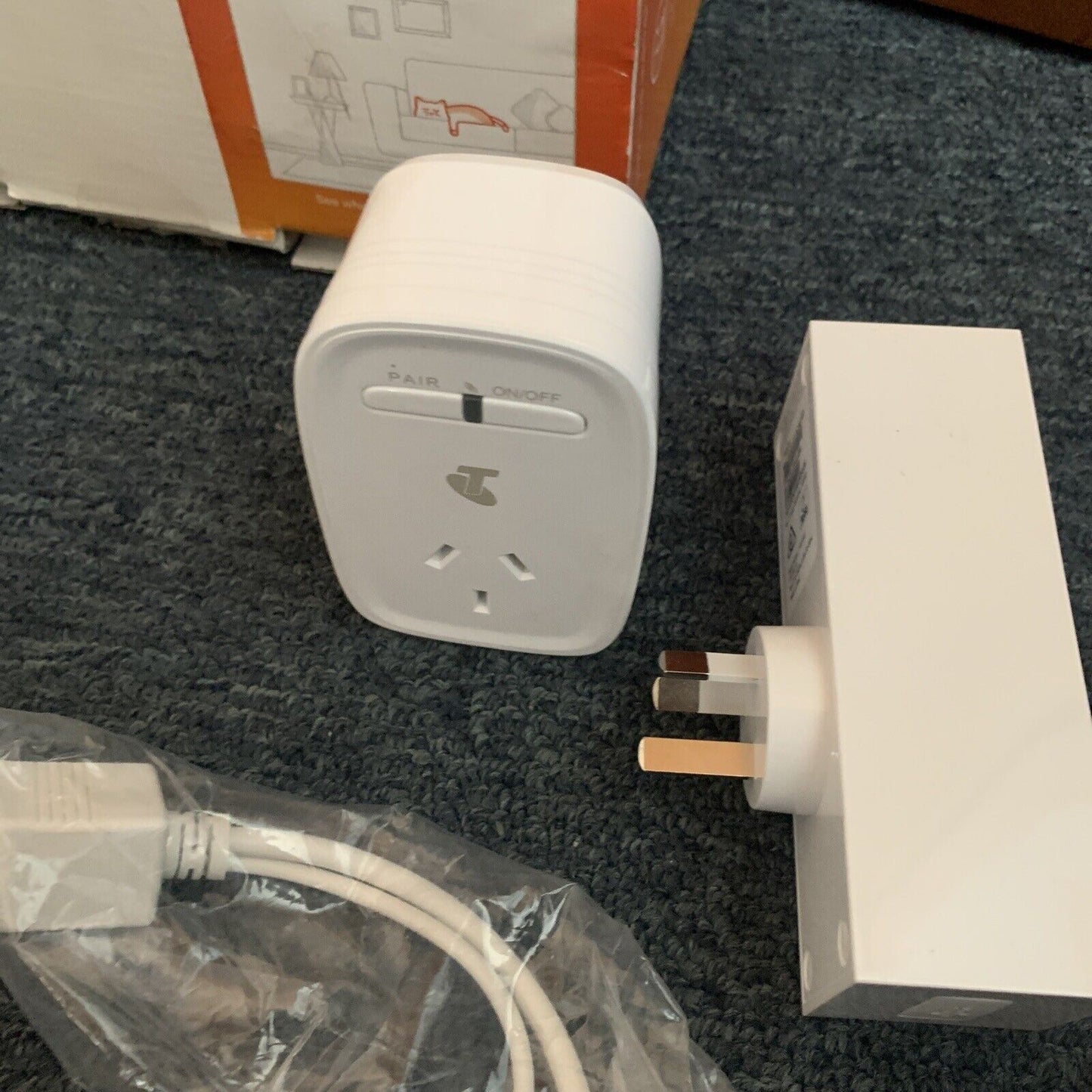 Telstra Smart Home Control & Monitor Kit contain hub, Camera, Smart Power Outlet
