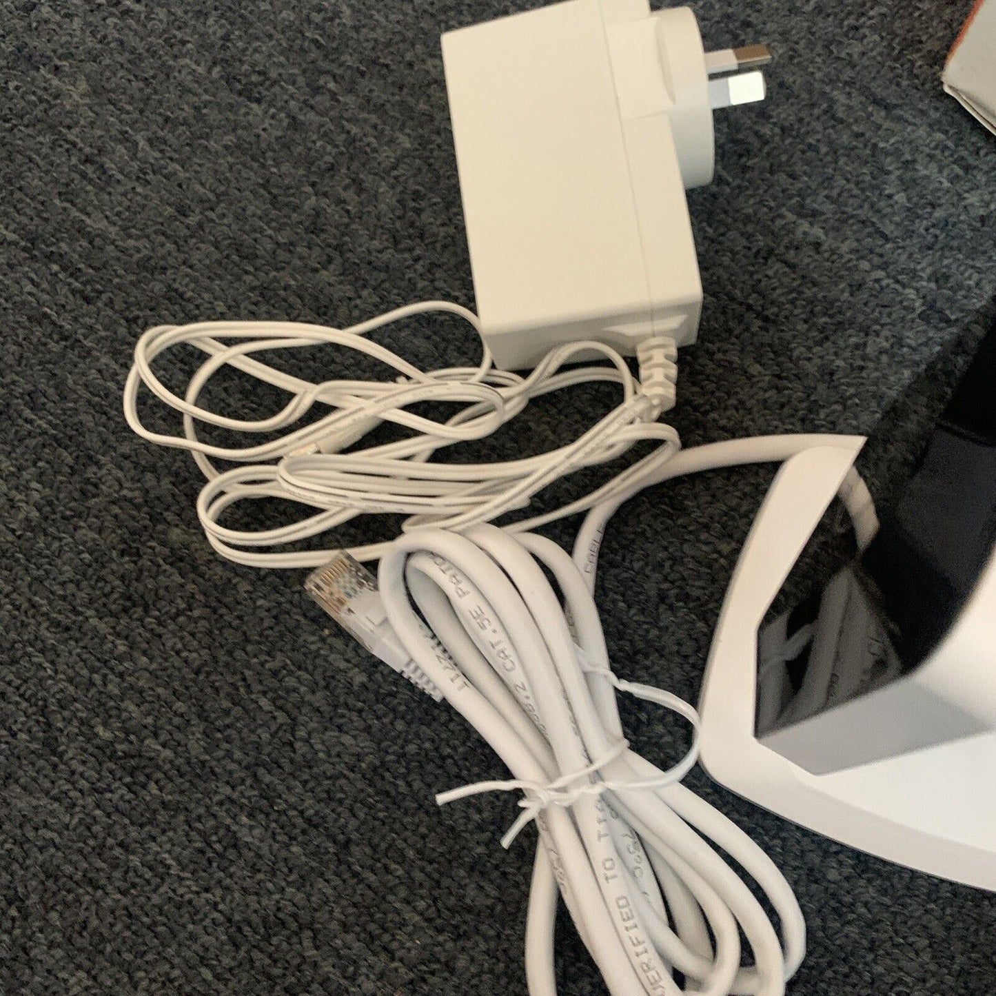 Telstra Smart Home Control & Monitor Kit contain hub, Camera, Smart Power Outlet