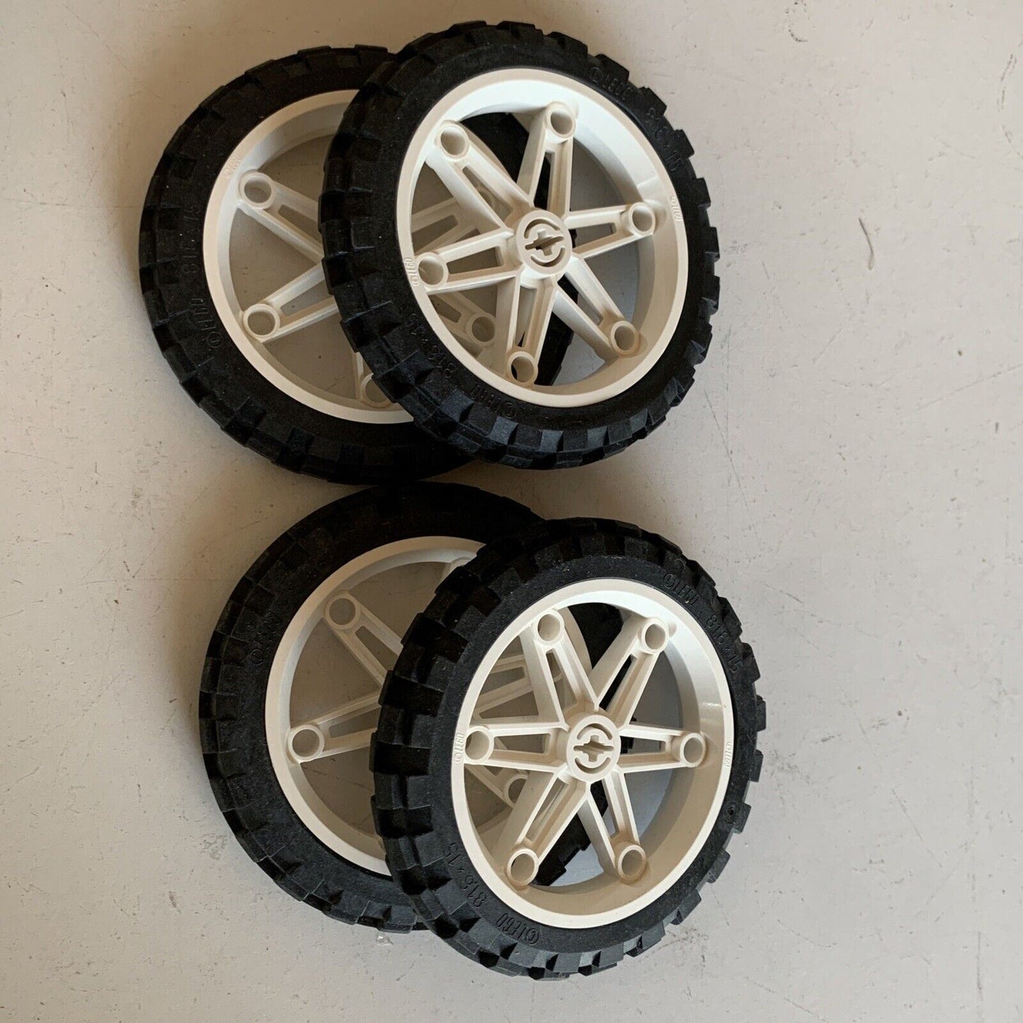 LEGO Wheel 81.6 x 15 Tyre 2902 White Rim 2903 Motorbike Technic Mindstorm x4