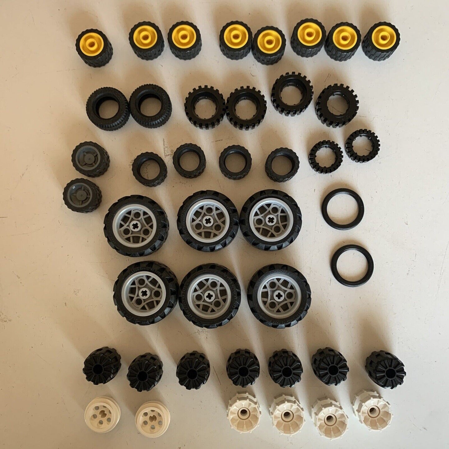 43x Lego Mindstorms Wheels Tires parts