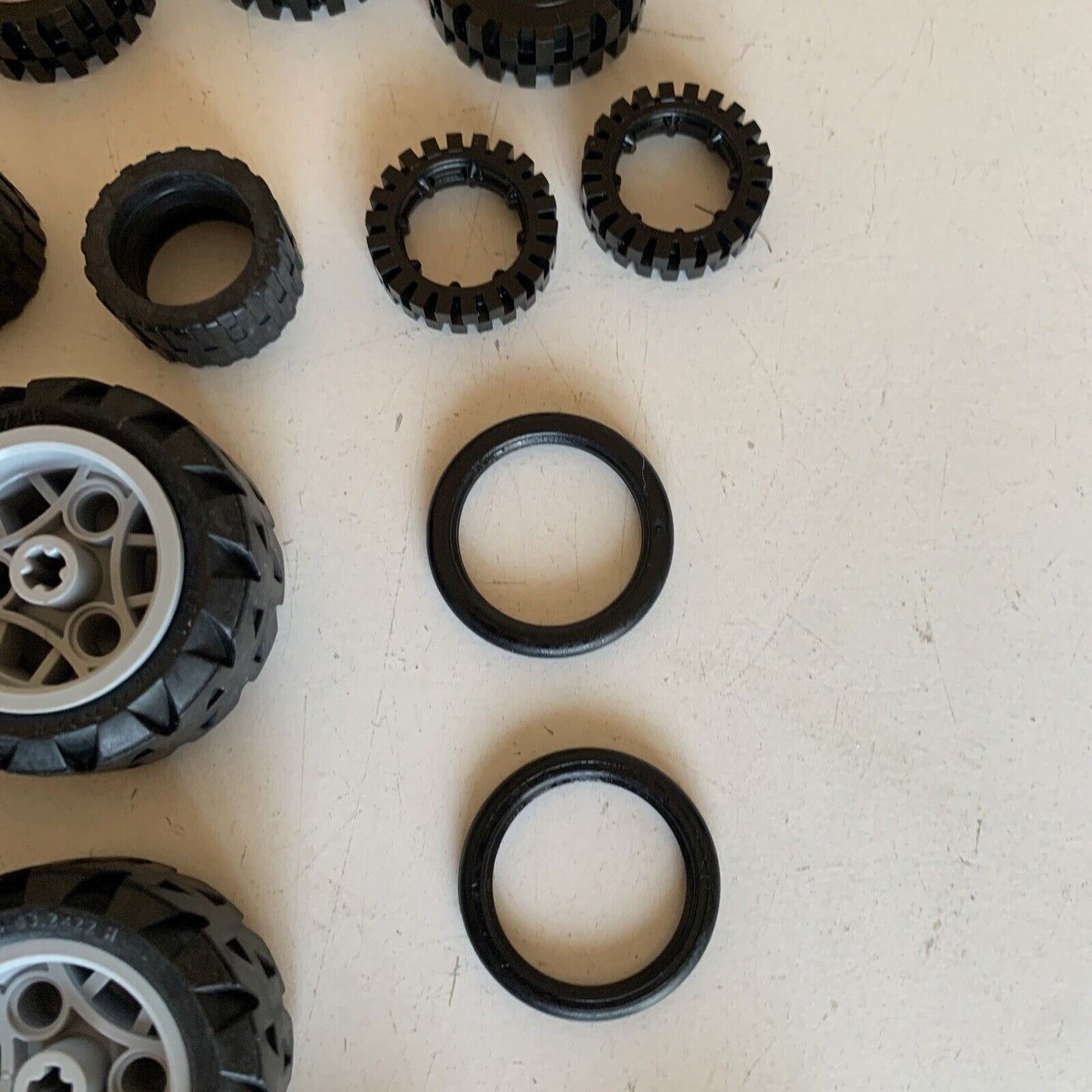 43x Lego Mindstorms Wheels Tires parts