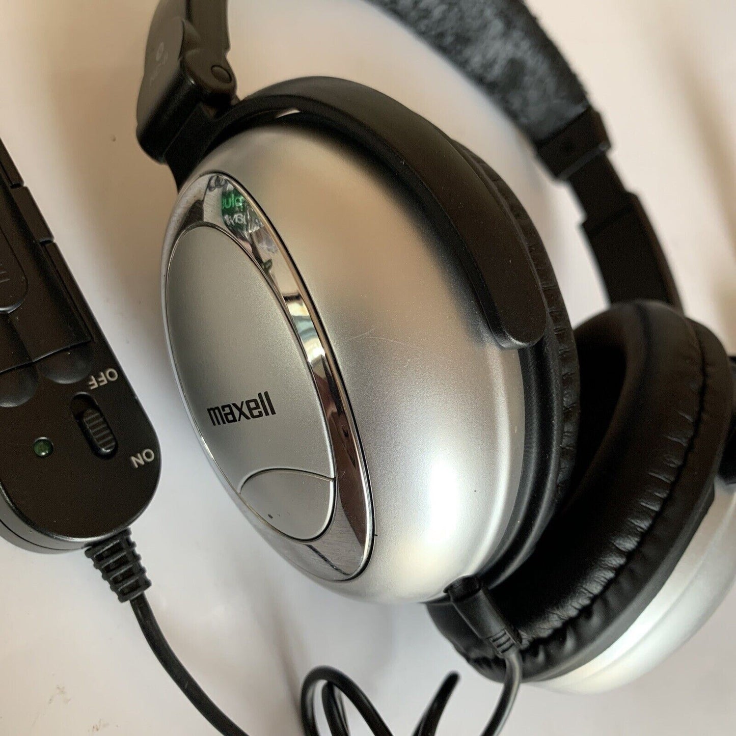 Maxwell Noise Cancelling Headphones NC-11 3.5mm plug *Right Speaker not working