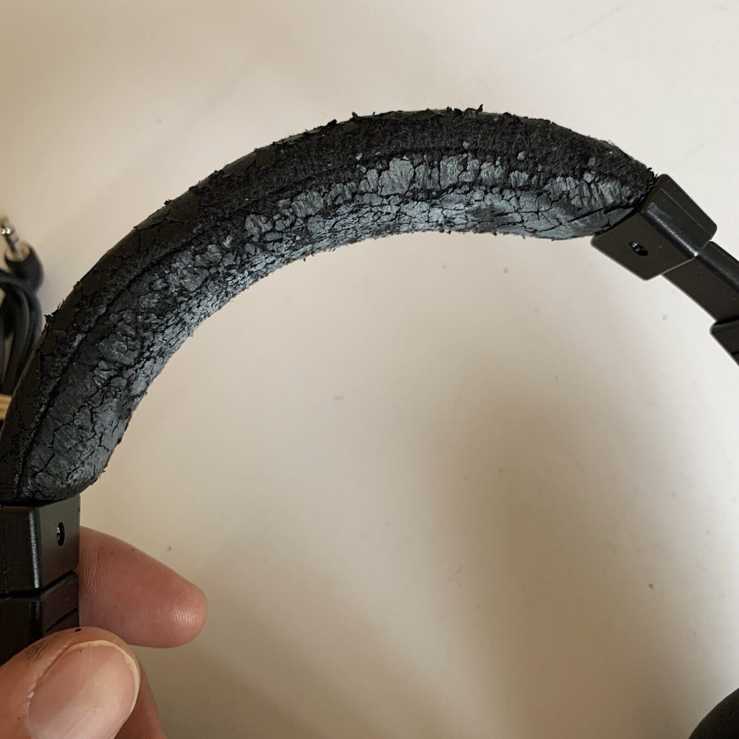 Maxwell Noise Cancelling Headphones NC-11 3.5mm plug *Right Speaker not working