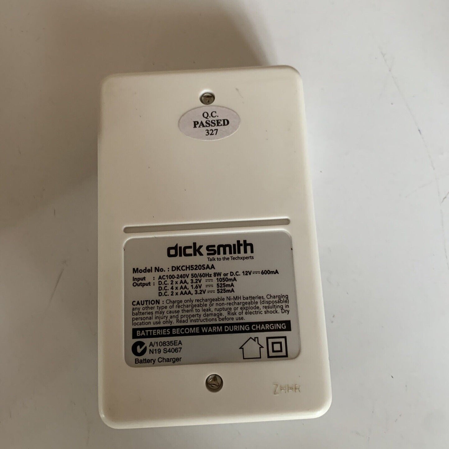 Dick Smith DKCJ520SAA Battery Charger for AA AAA Batteries