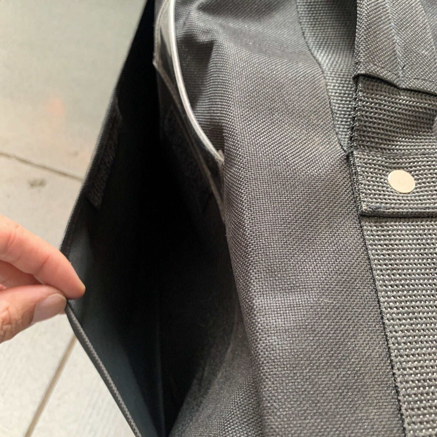 Official Emirates CAE Fight Training Bag