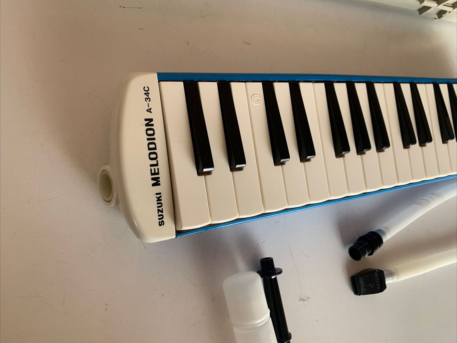 Suzuki Melodion A-34C with Carry Case – Retro Unit