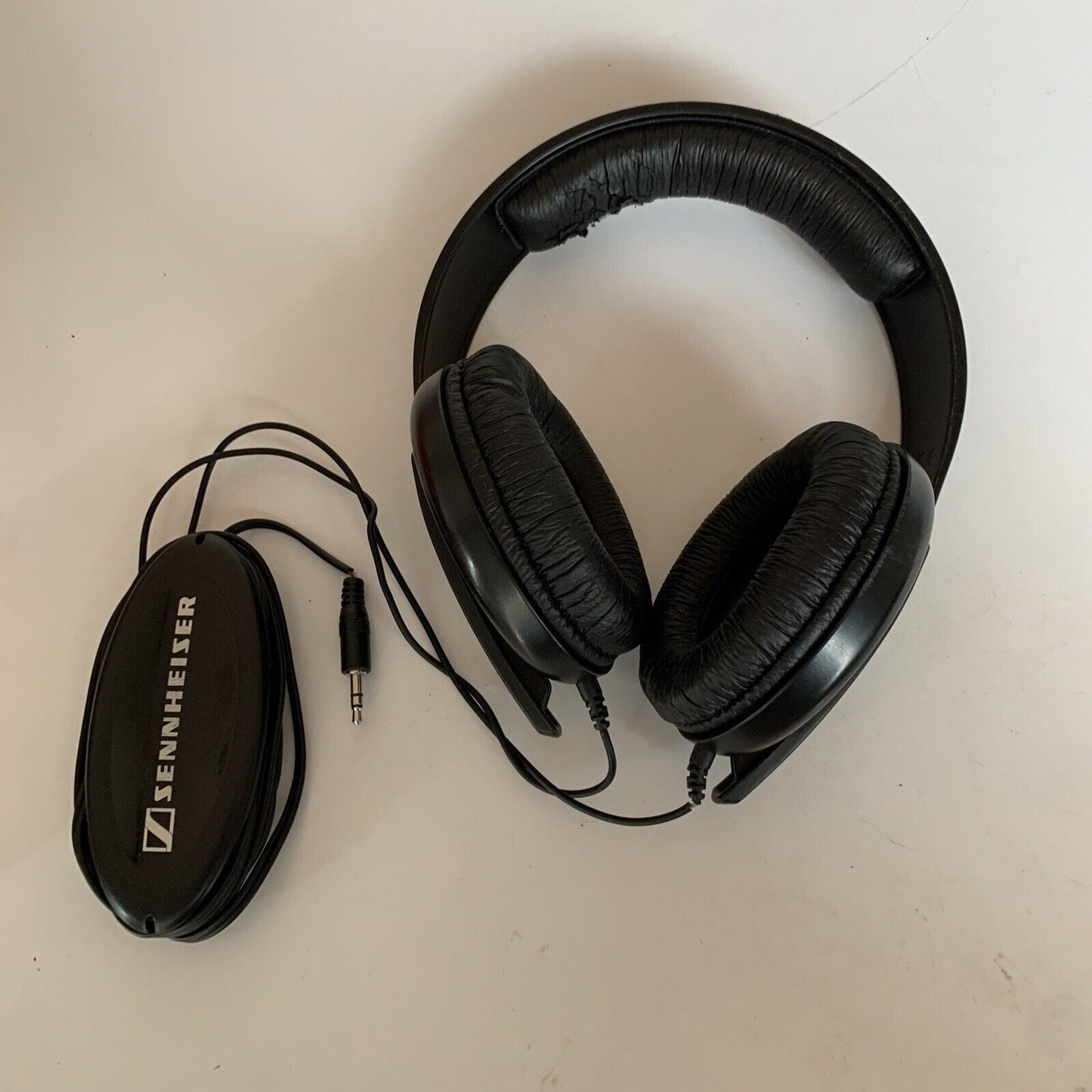 Sennheiser HD 202 Professional Headphones *Wire Broken But In Working Order