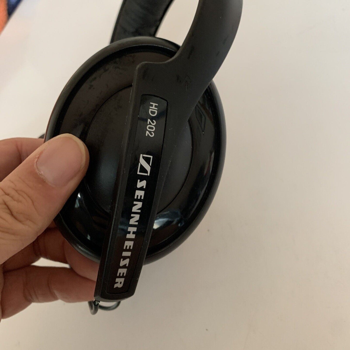 Sennheiser HD 202 Professional Headphones *Wire Broken But In Working Order