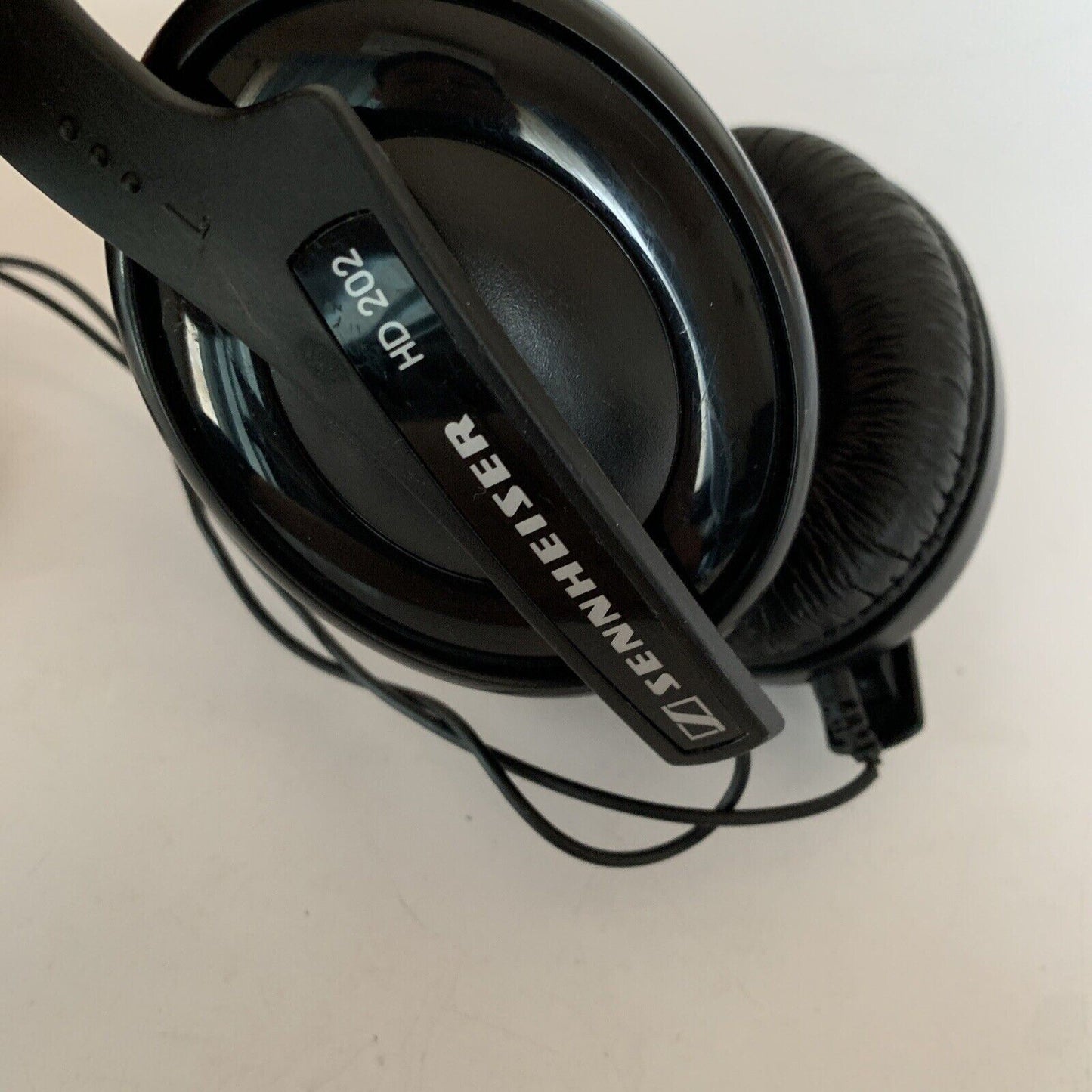 Sennheiser HD 202 Professional Headphones *Wire Broken But In Working Order