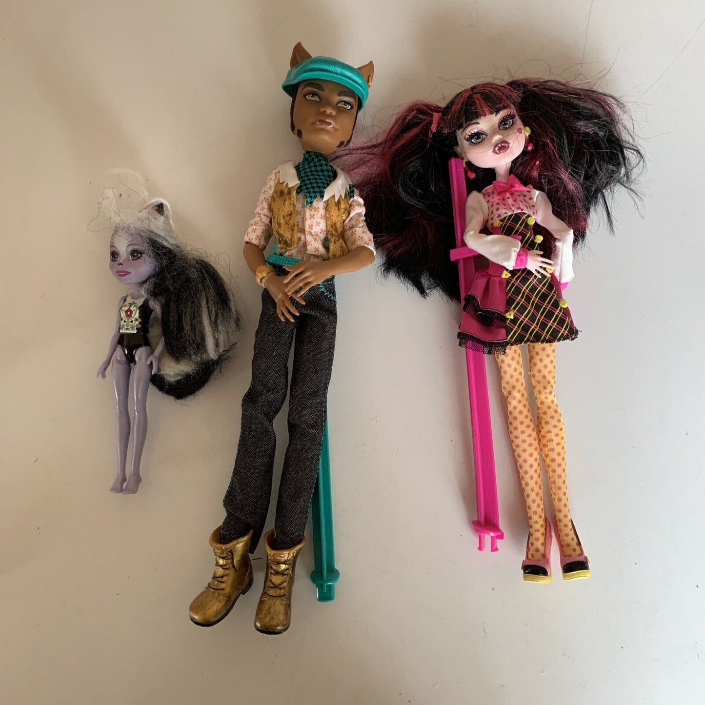 3x Mattel Monster High Skunk Girl 2013 Clawd Wolf  2010 Draculaura 2008 Figure