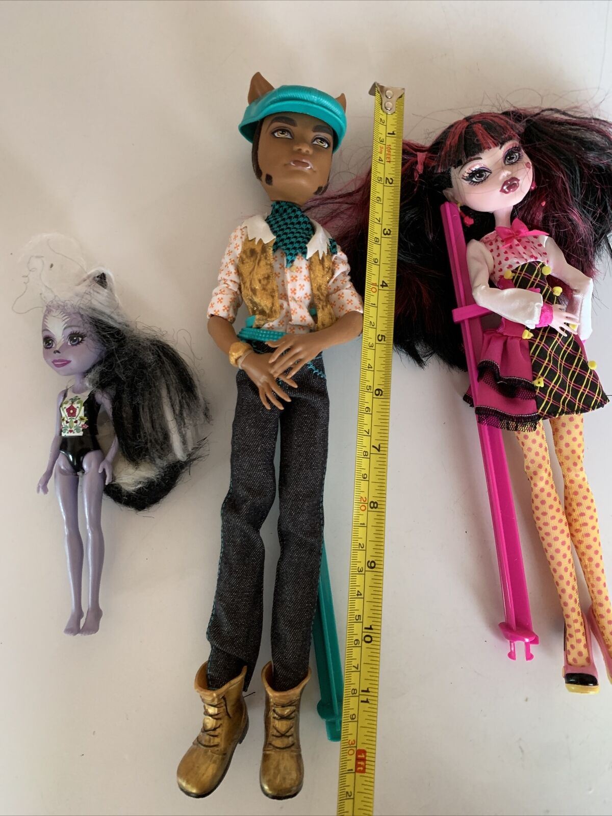 3x Mattel Monster High Skunk Girl 2013 Clawd Wolf  2010 Draculaura 2008 Figure