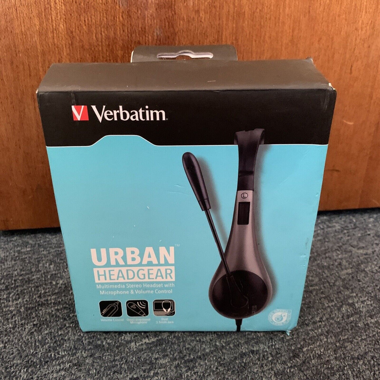 Verbatim Multimedia Headset With Microphone and Volume Control # 41802 NEW