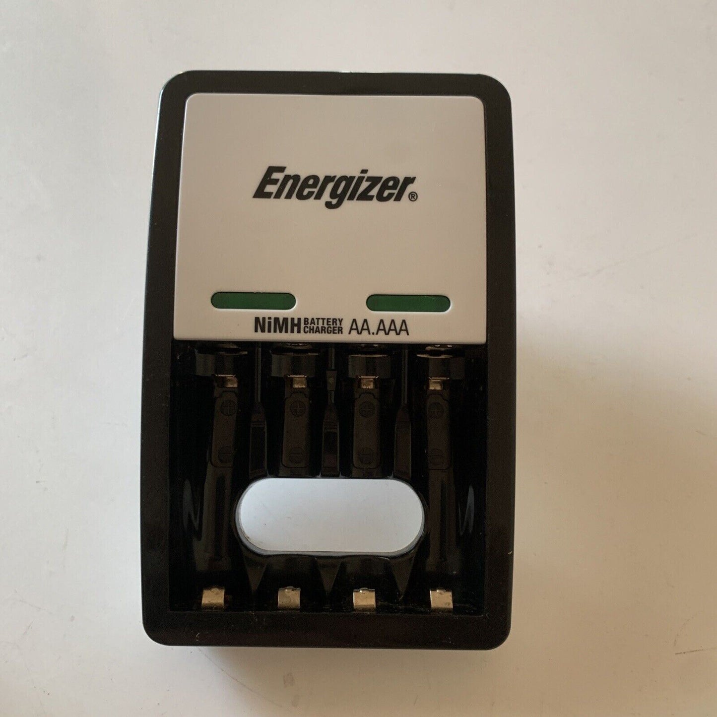 Energizer Ni-MH Battery Charger CHVCM3-NZ 4x AA AAA