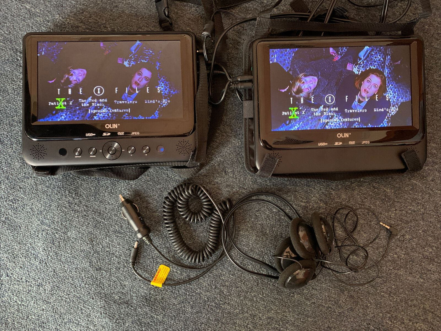 Olin PD-7755 7" Dual Screen Portable DVD Player