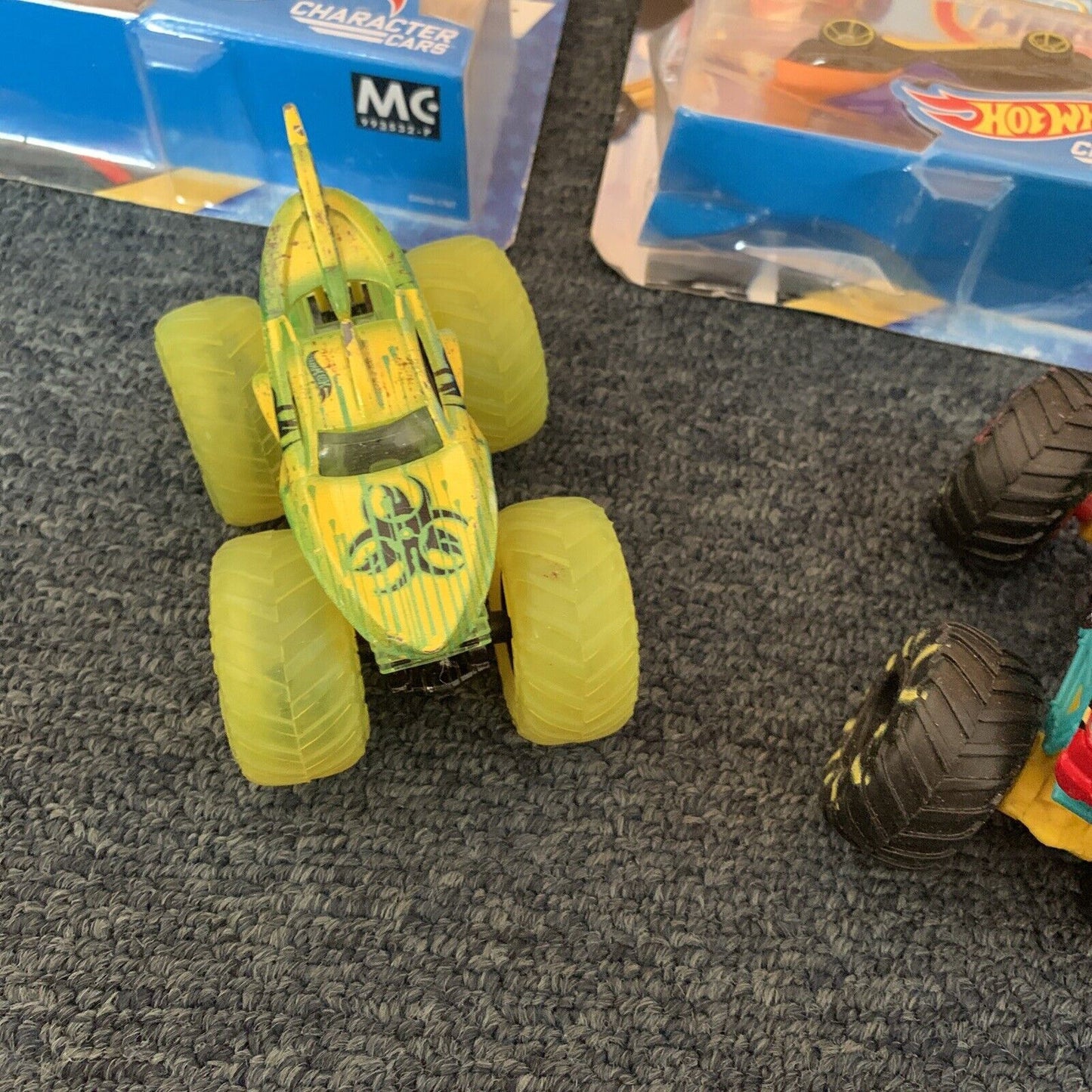 6x NEW Hot Wheels Marvel DC Cars Batman Spiderman  + 3 Monster Truck