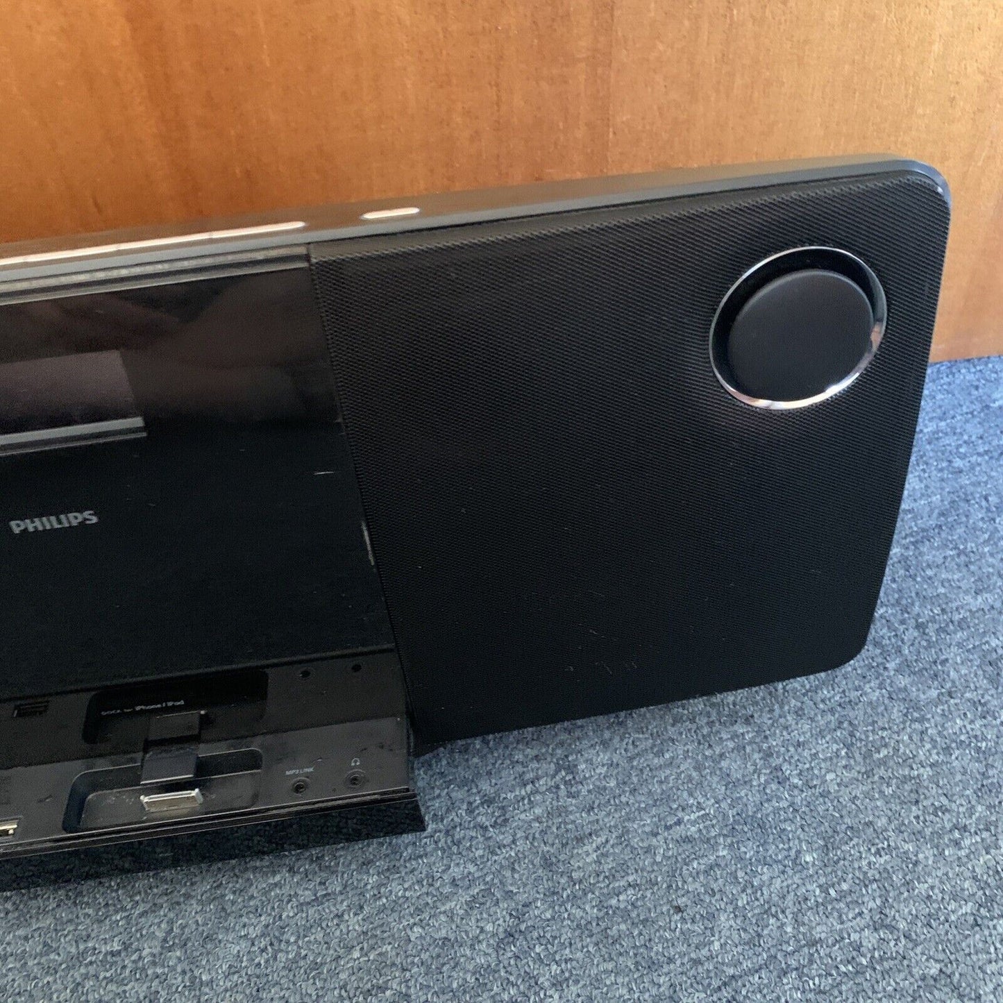 Philips DCM278/79 CD Player FM Radio iPod Alarm Clock Micro Hi-Fi System