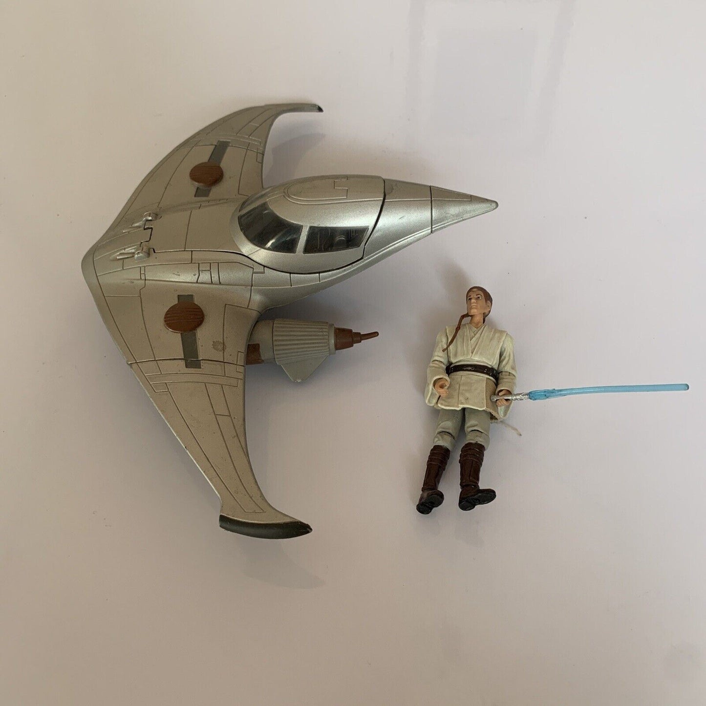 Hasbro Star Wars Naboo Royal Fighter Vehicle & Obi Wan Kenobi Figure