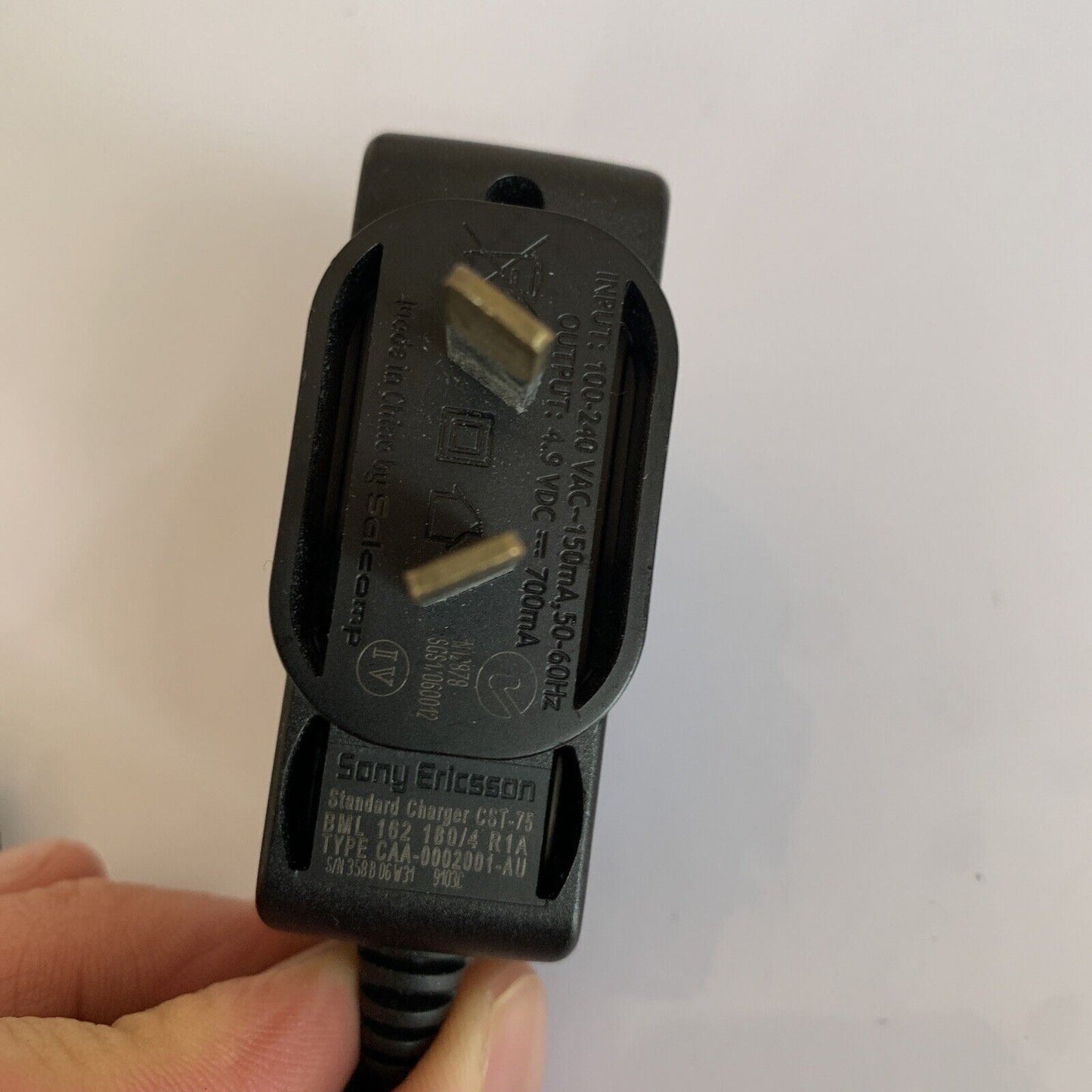 Genuine Sony Ericsson CST-75 Charger