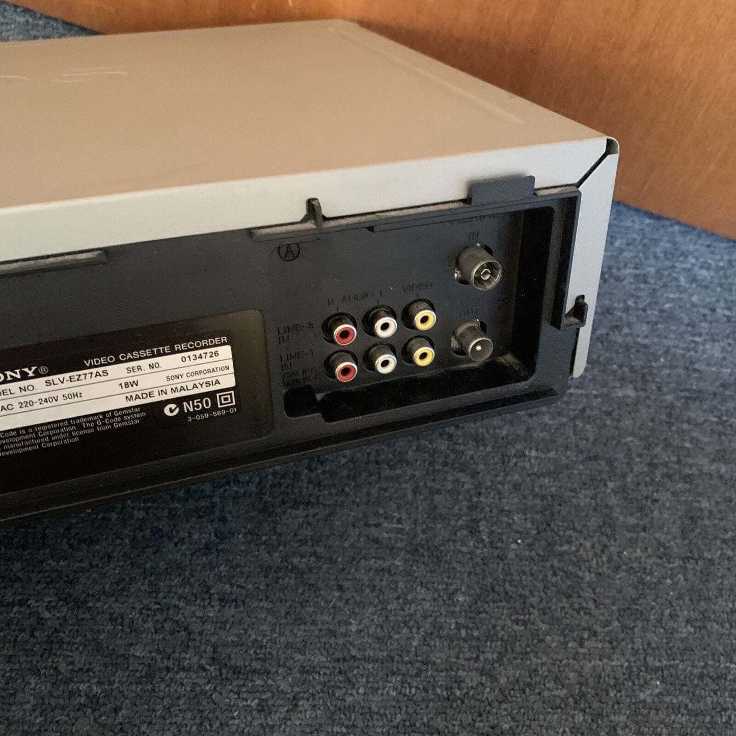 Sony SLV-EZ77AS VHS PAL/NTSC Player Recorder Sapphire Tape Cleaner Stereo 6 Head