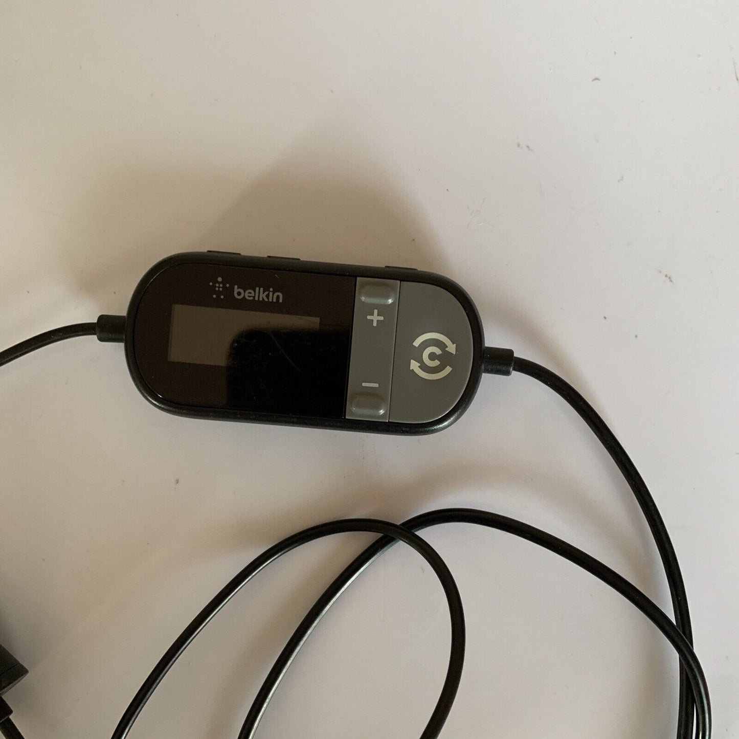 Belkin Tunecast Auto F8Z880au FM Transmitter 3.5mm Plug + USB Charger Port