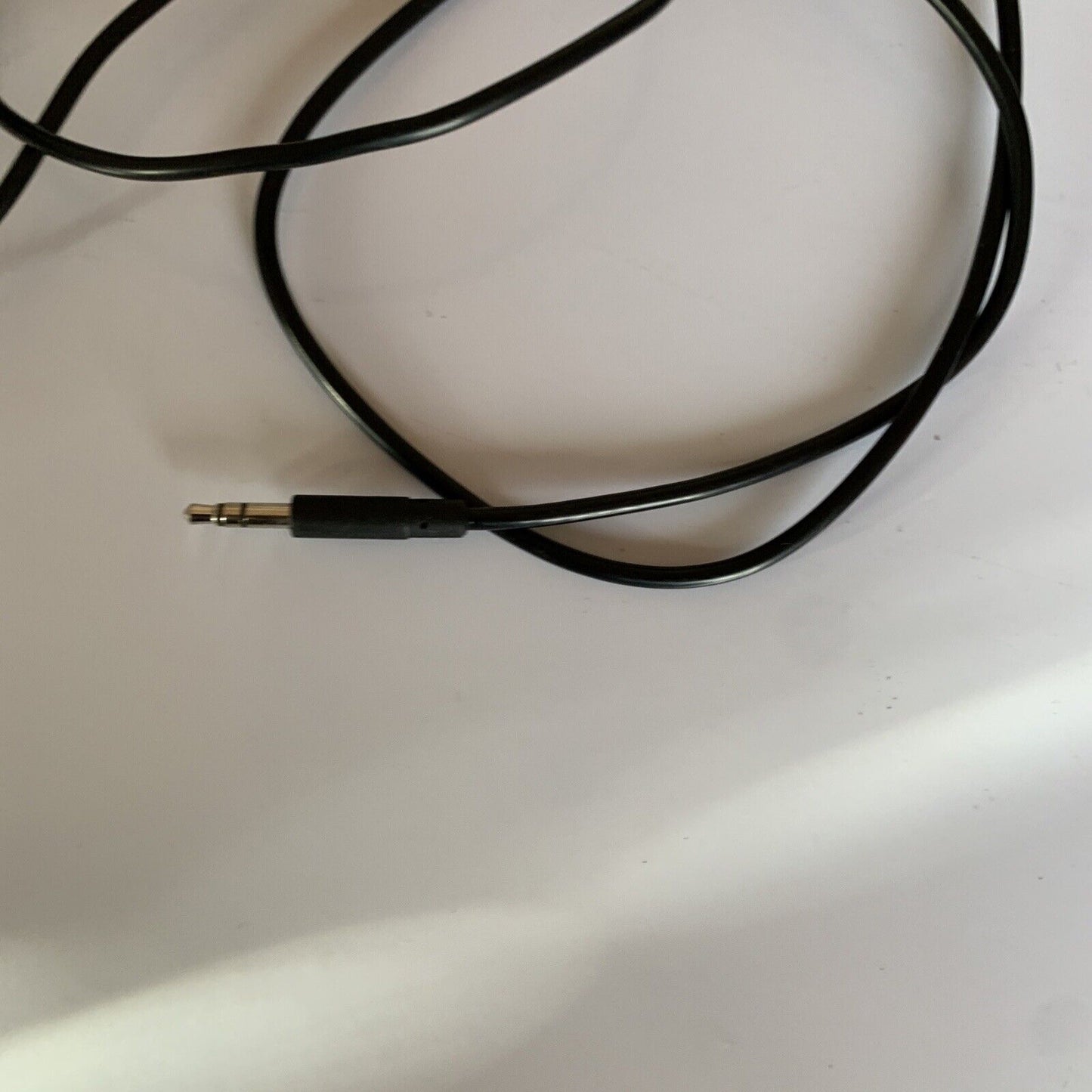 Belkin Tunecast Auto F8Z880au FM Transmitter 3.5mm Plug + USB Charger Port