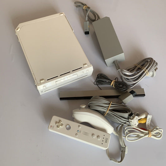 Nintendo Wii PAL Console with Wii Remote Controllers and Nunchuck