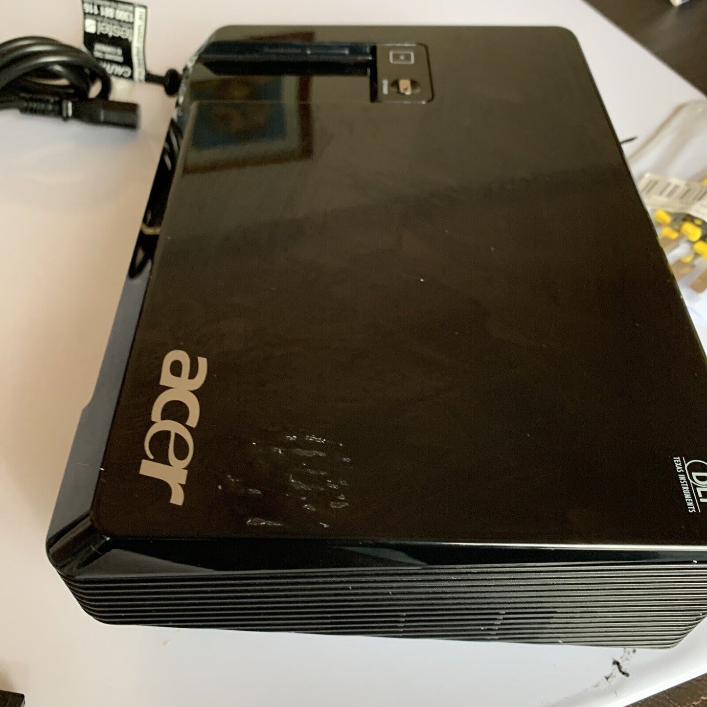 Acer X1160 DLP Projector with Remote and Bag