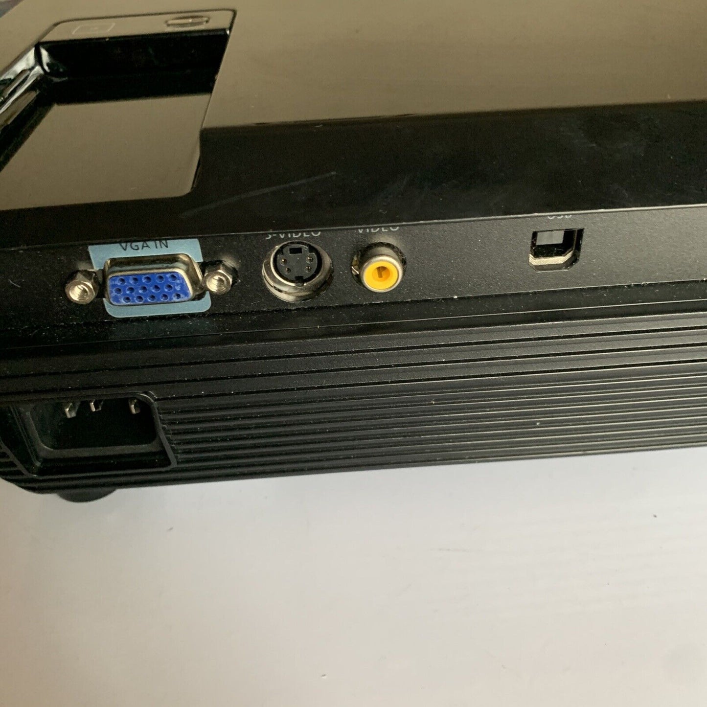 Acer X1160 DLP Projector with Remote and Bag