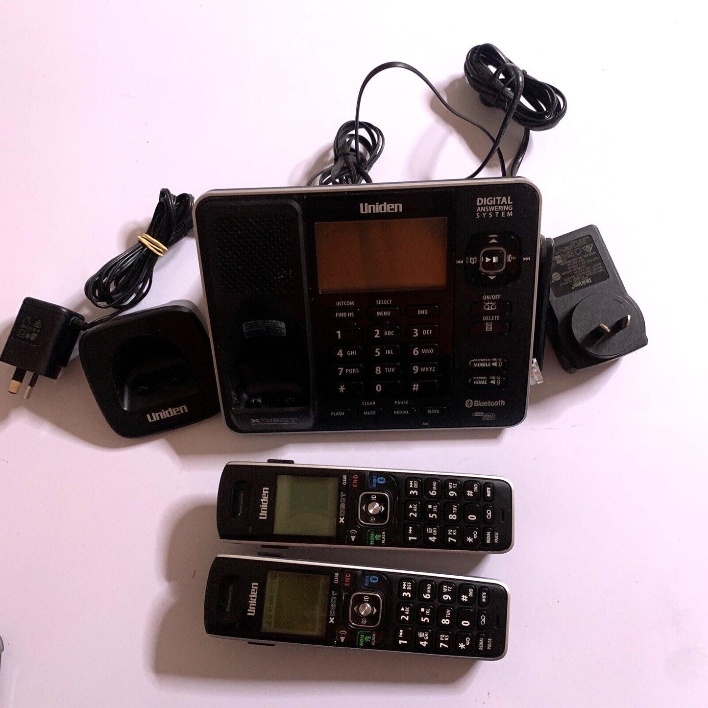 Uniden XDECT8355 +1 Digital Cordless Phone Answering Machine with 2 Handsets