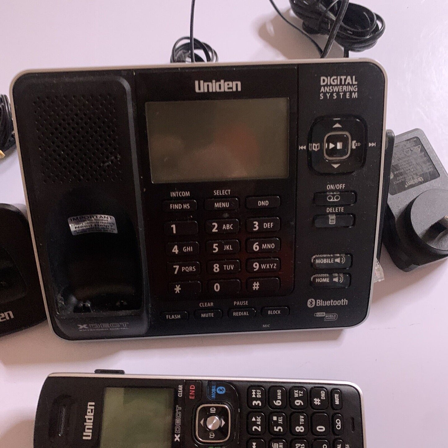 Uniden XDECT8355 +1 Digital Cordless Phone Answering Machine with 2 Handsets