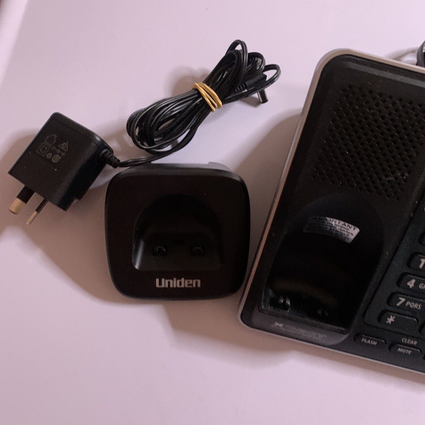 Uniden XDECT8355 +1 Digital Cordless Phone Answering Machine with 2 Handsets