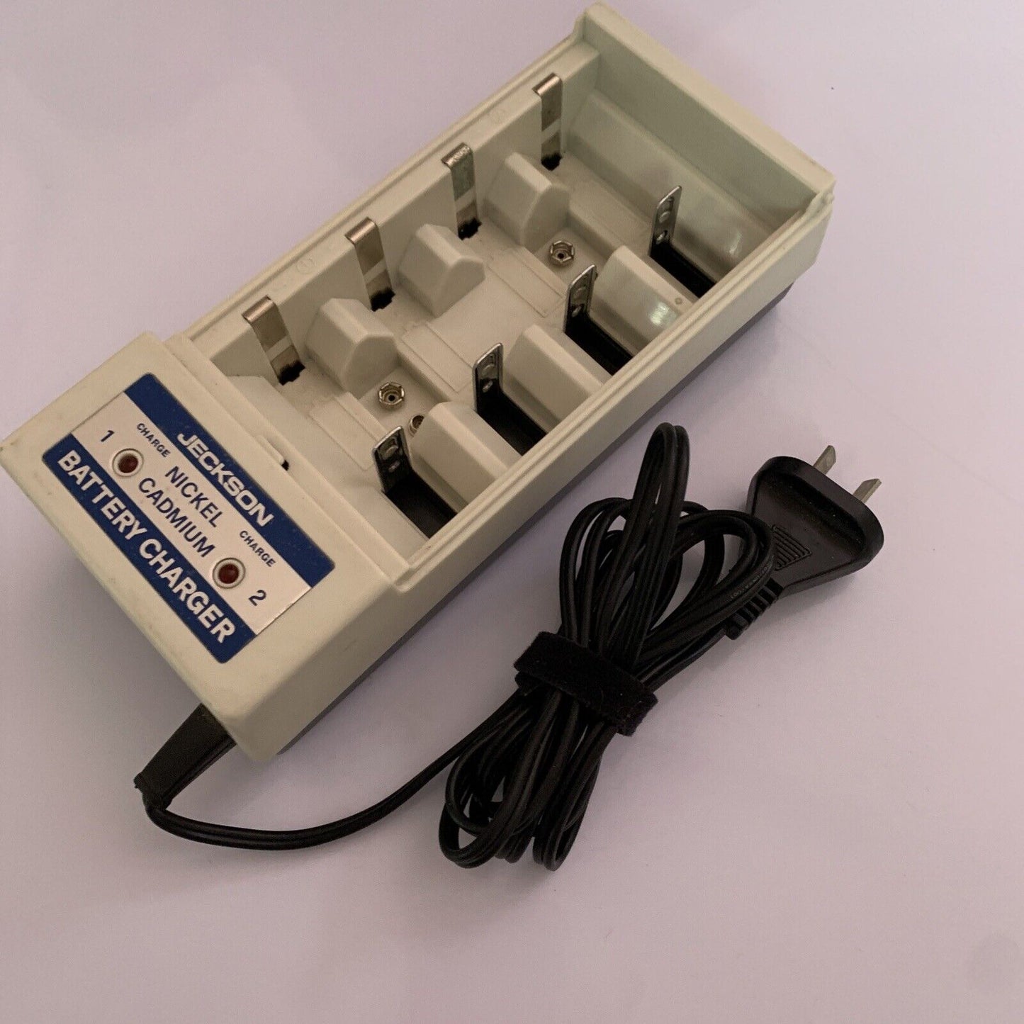 Nickel Cadmium Battery Charger Jeckson  AA AAA C D 9V   21-2424-03