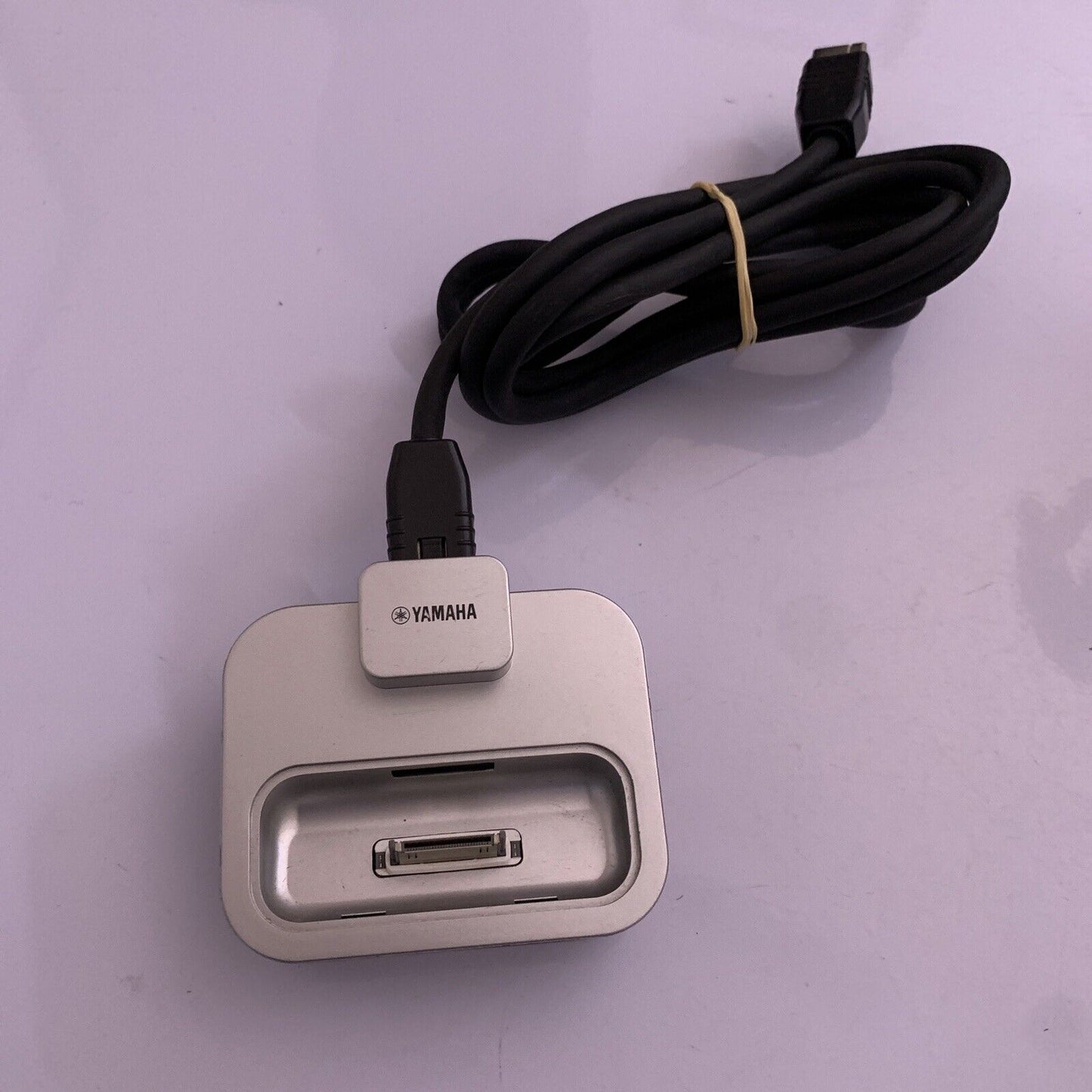 Yamaha YDS-10 30-pin Apple iPod Connector Dock Genuine for Yamaha Home Theatre