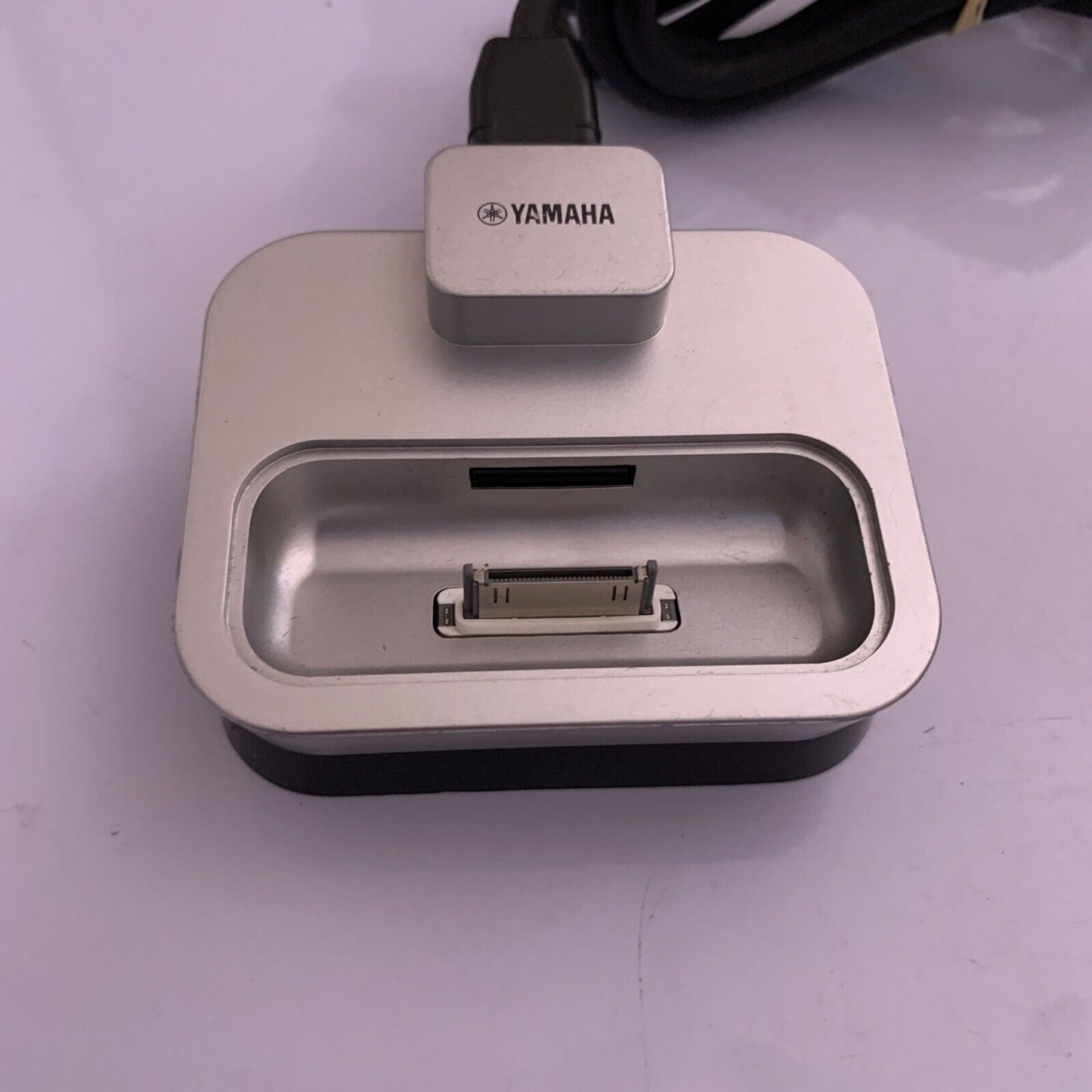 Yamaha YDS-10 30-pin Apple iPod Connector Dock Genuine for Yamaha Home Theatre